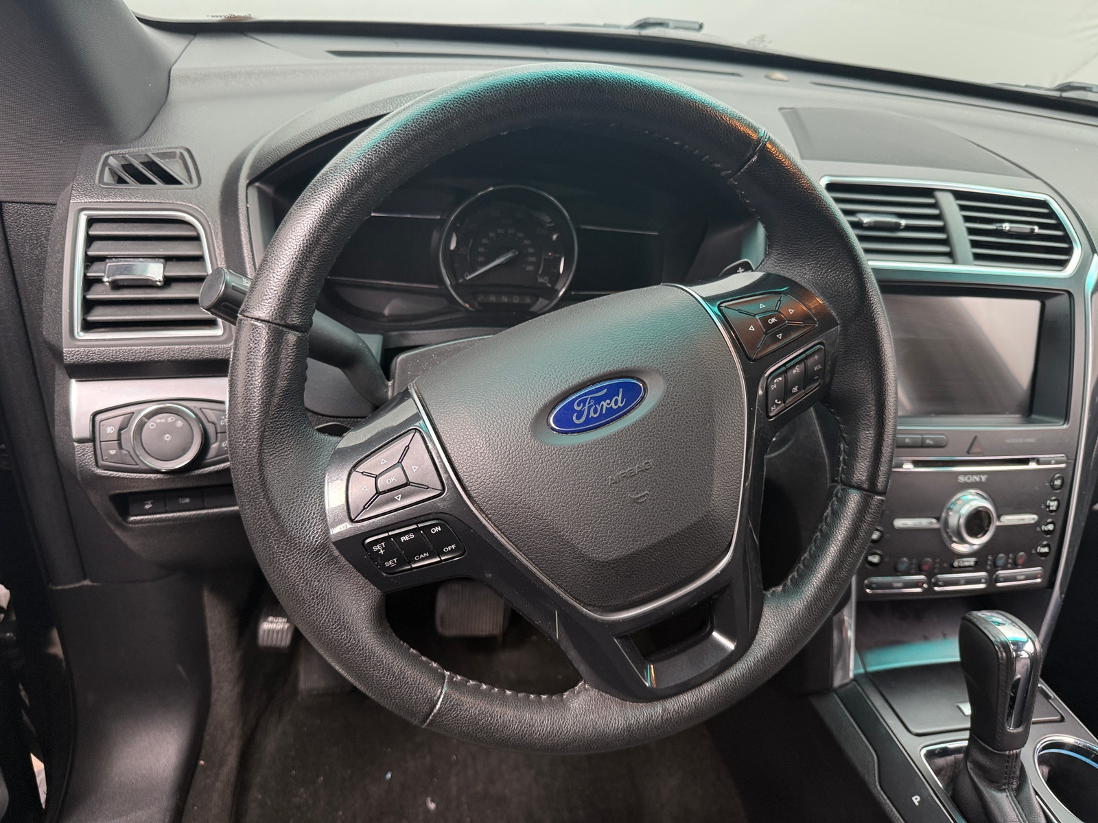 Thumbnail: 2017 Ford Explorer - 4