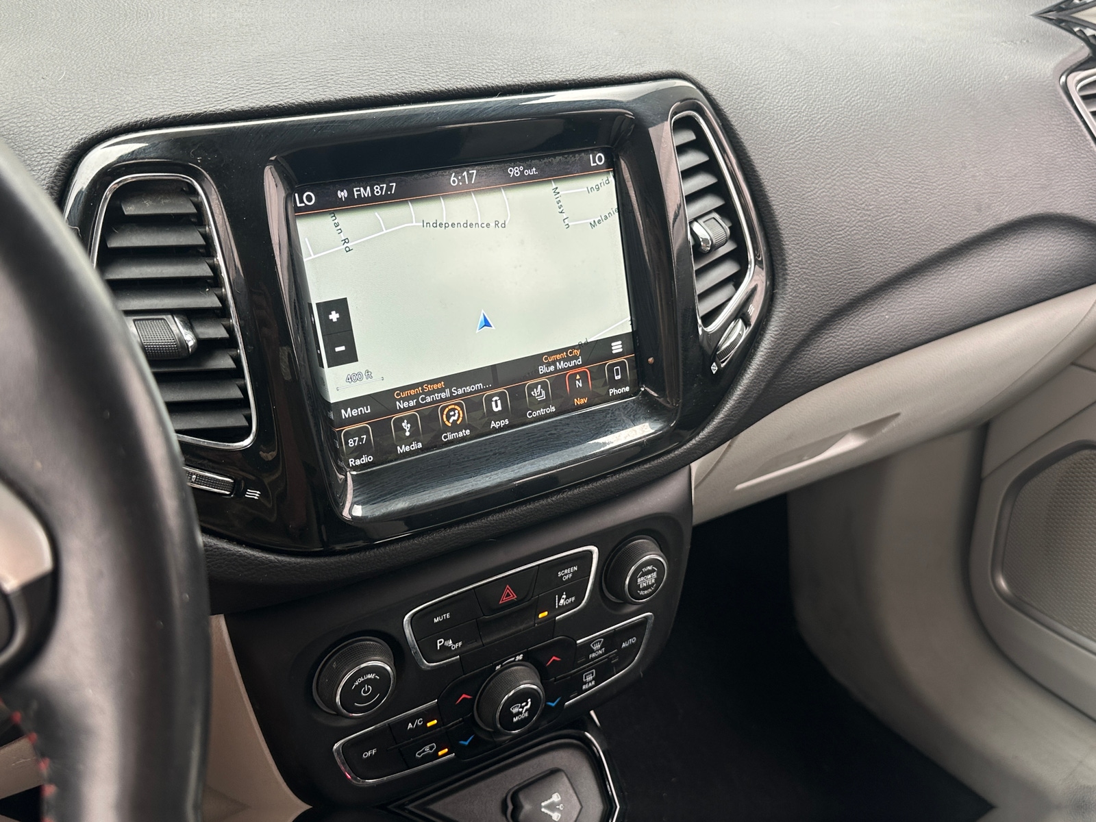 Thumbnail: 2018 Jeep Compass - 3