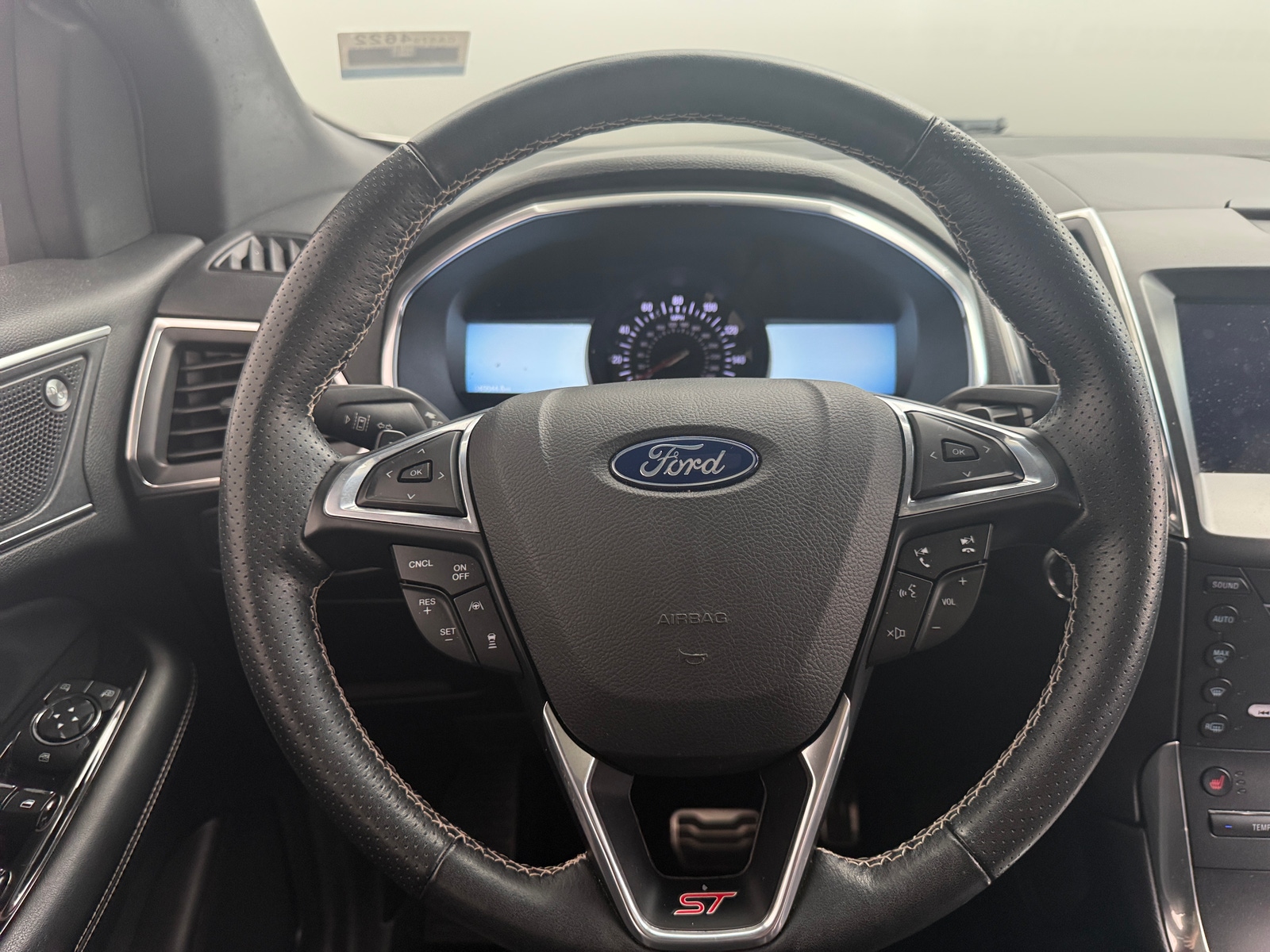 Thumbnail: 2019 Ford Edge - 4