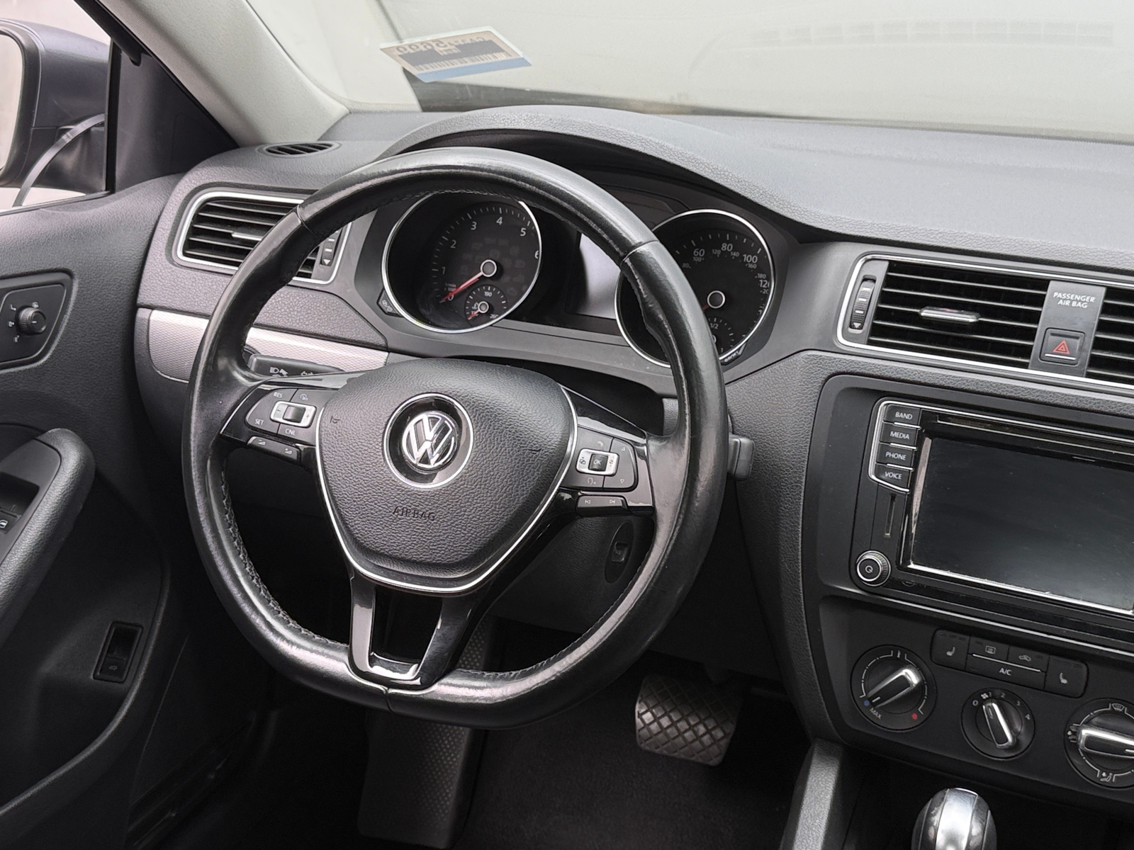 Thumbnail: 2017 Volkswagen Jetta - 4