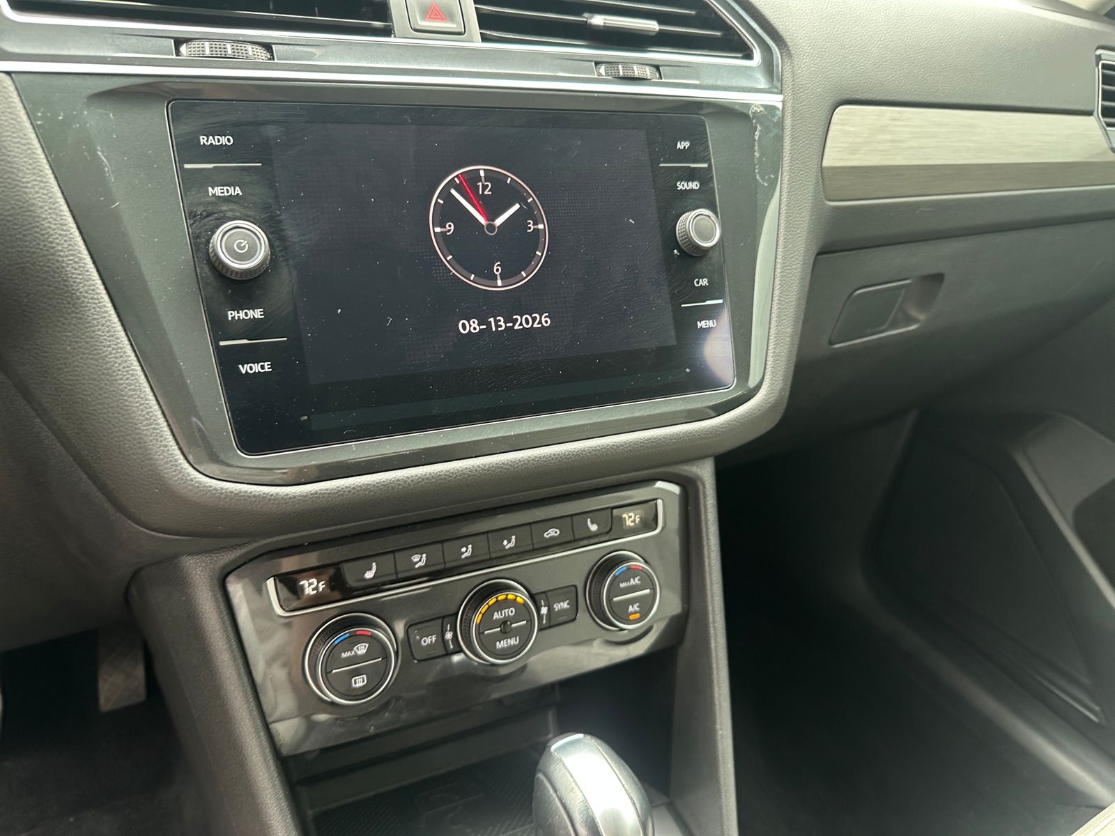 Thumbnail: 2020 Volkswagen Tiguan - 4