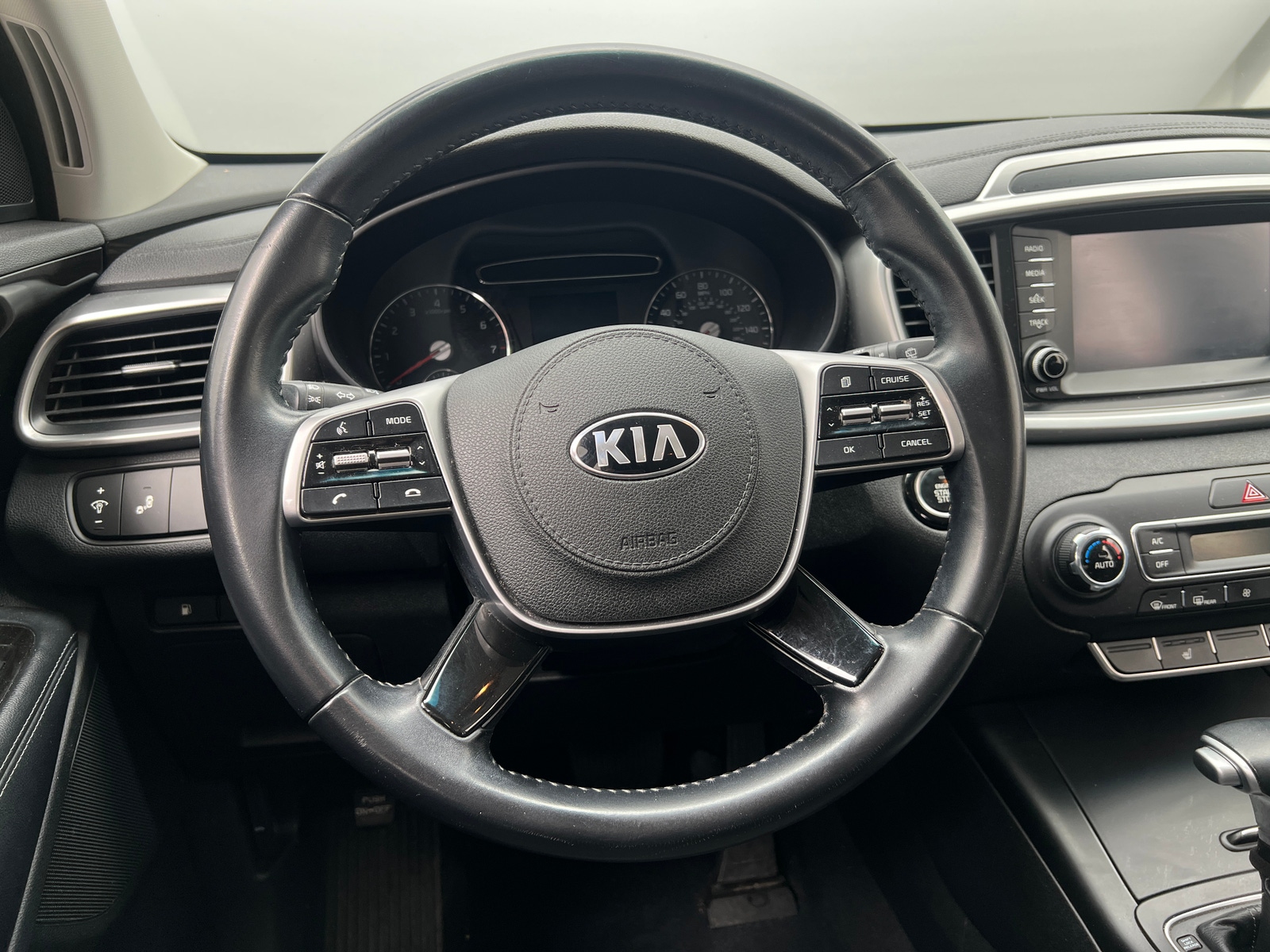 Thumbnail: 2020 Kia Sorento - 5