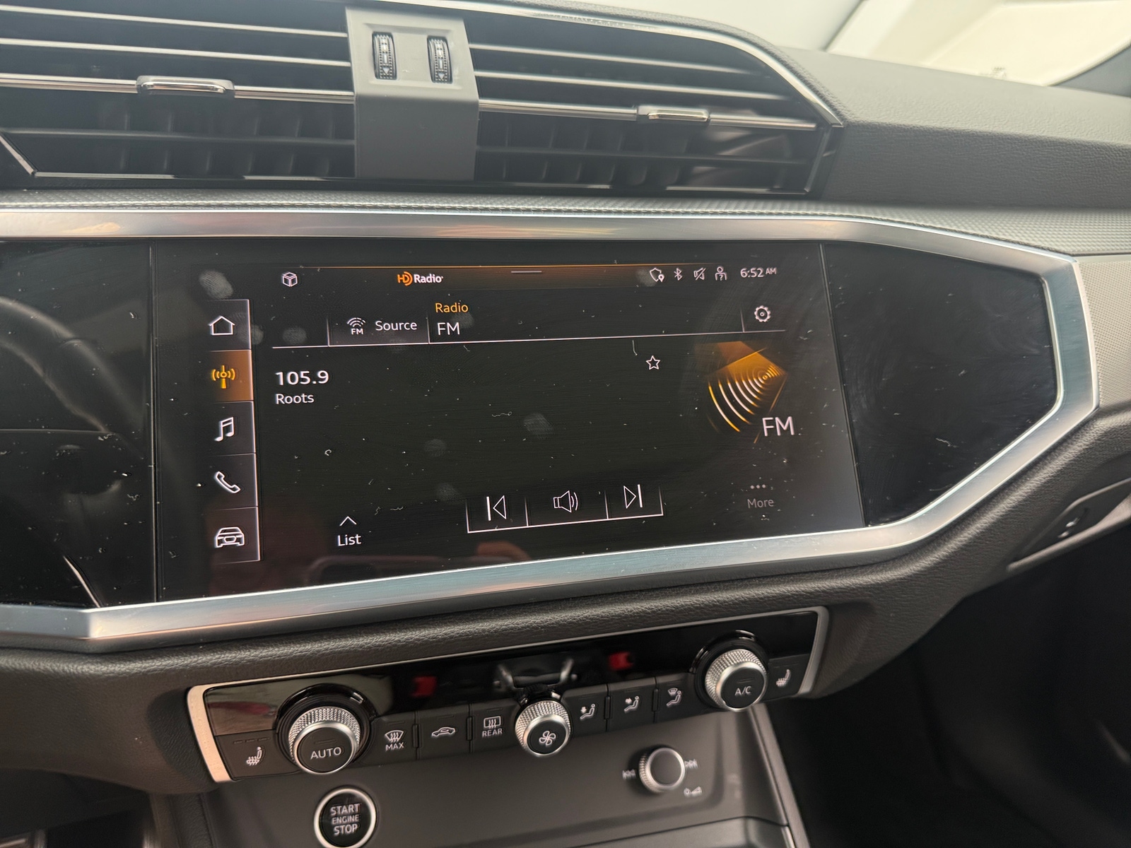 Thumbnail: 2023 Audi Q3 - 3