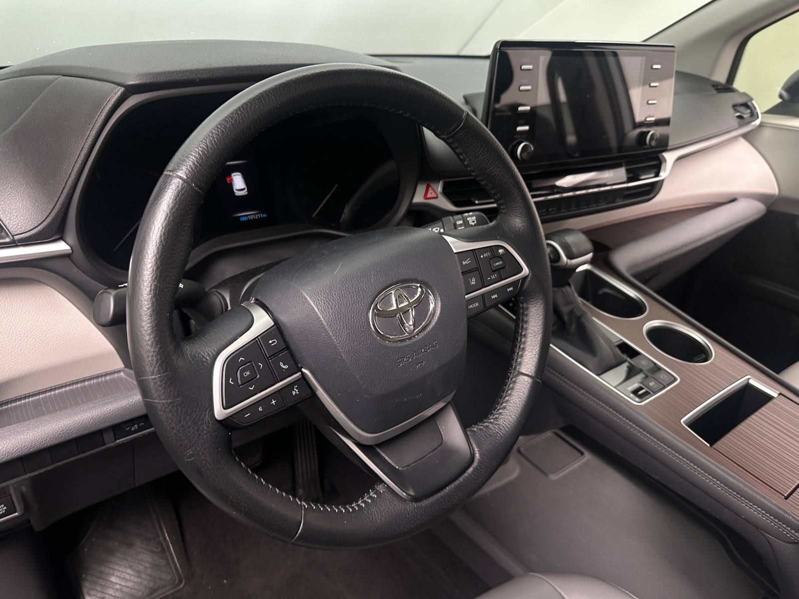 Thumbnail: 2021 Toyota Sienna - 4