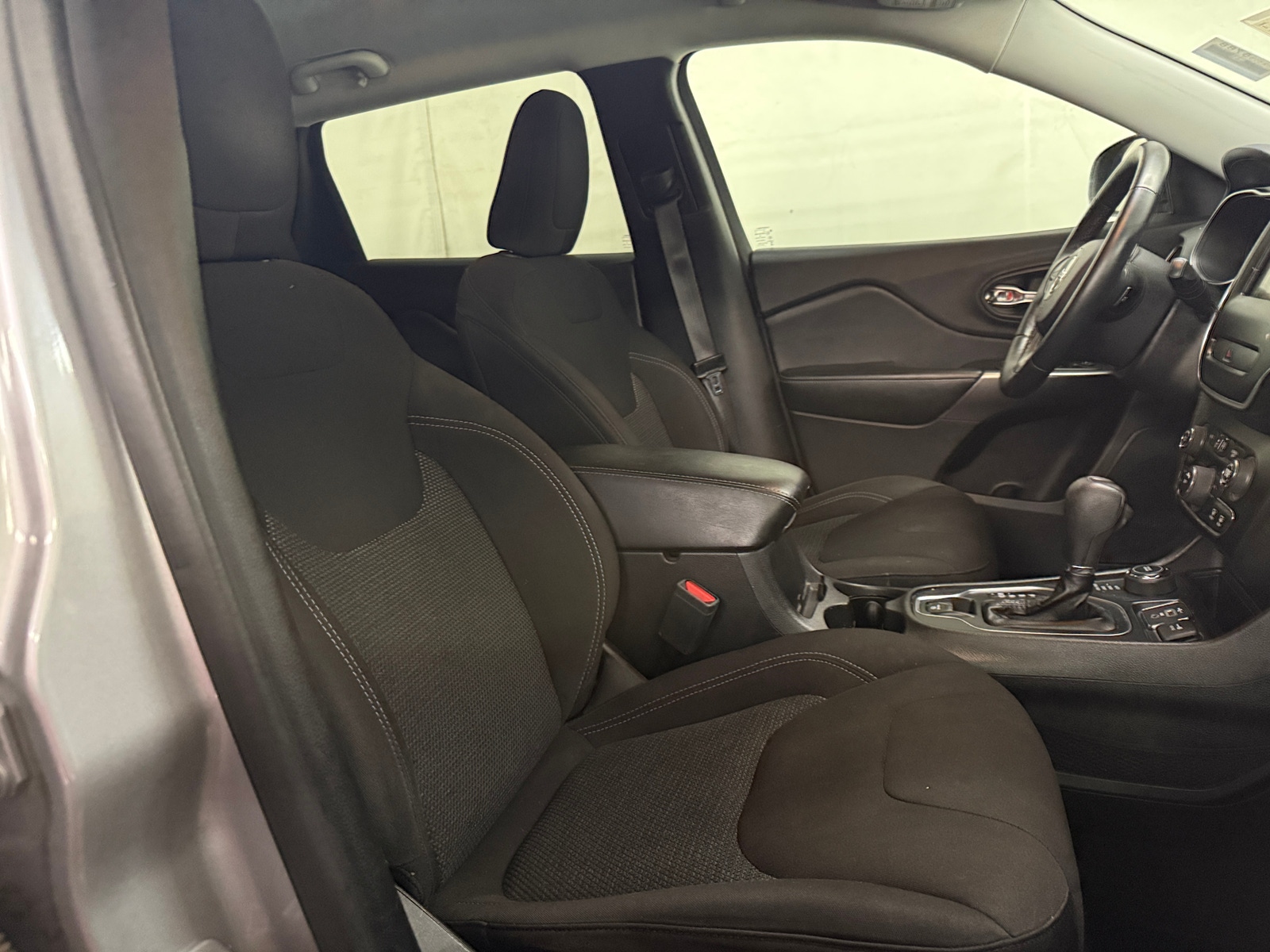 Thumbnail: 2019 Jeep Cherokee - 2