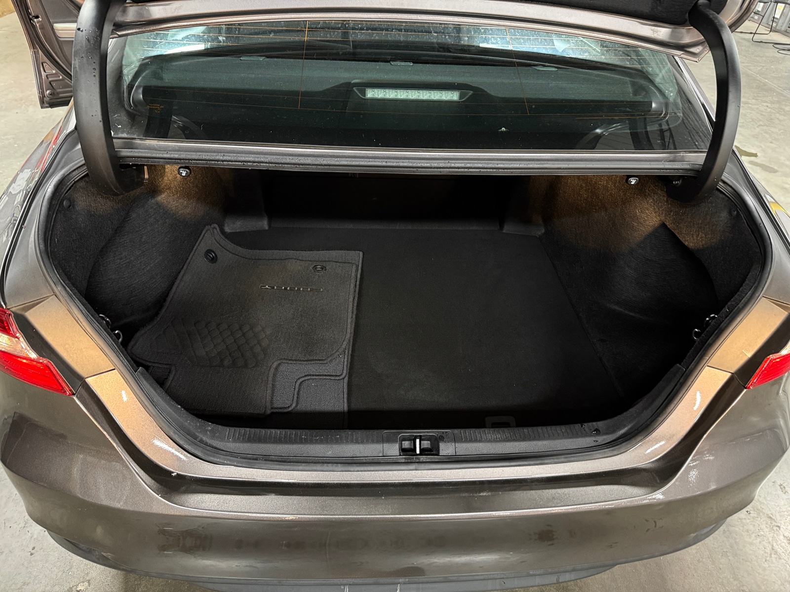Thumbnail: 2019 Toyota Camry - 7