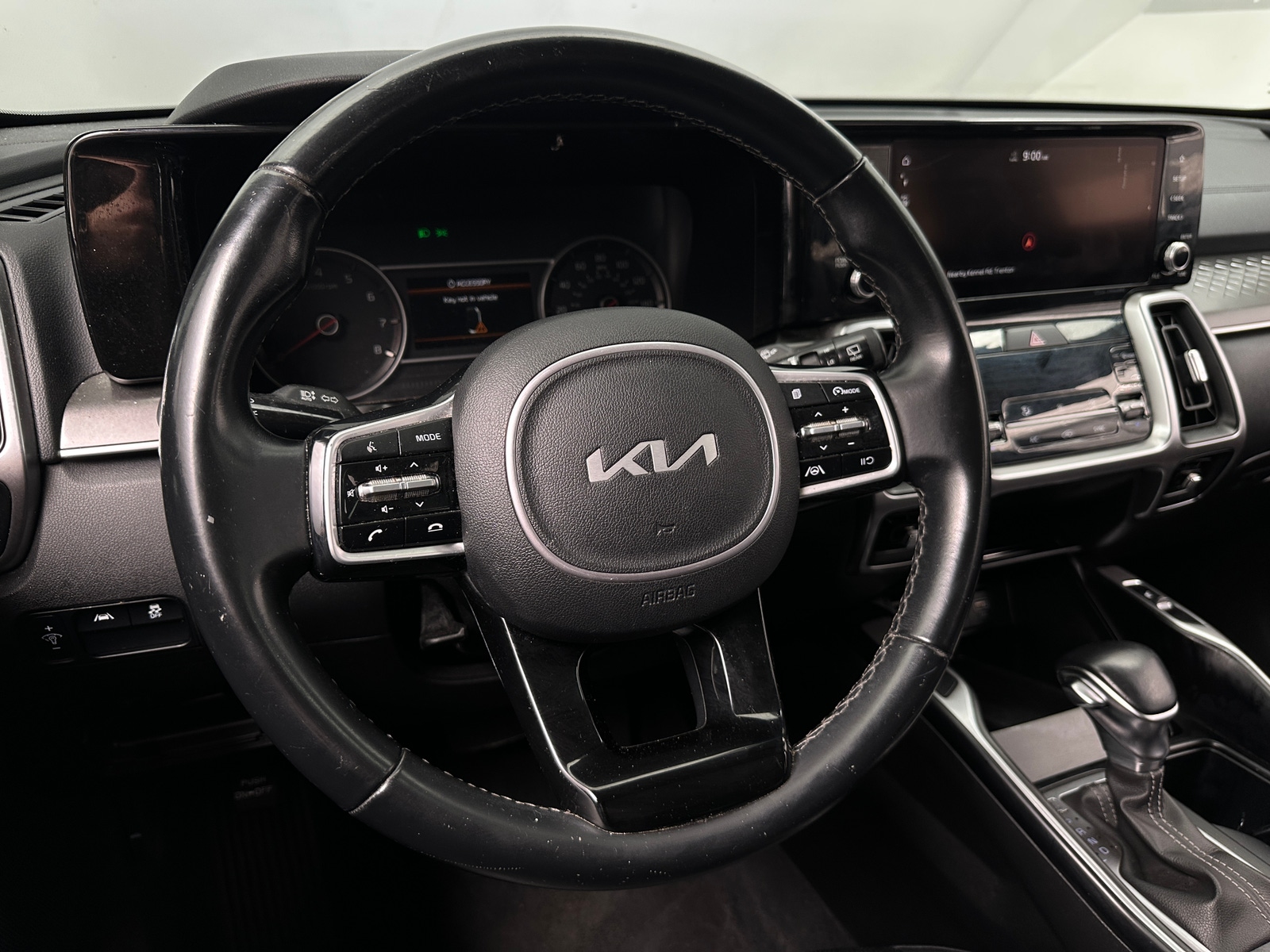 Thumbnail: 2022 Kia Sorento - 4