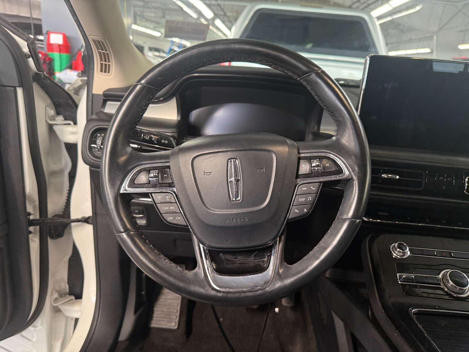 Thumbnail: 2021 Lincoln Nautilus - 4