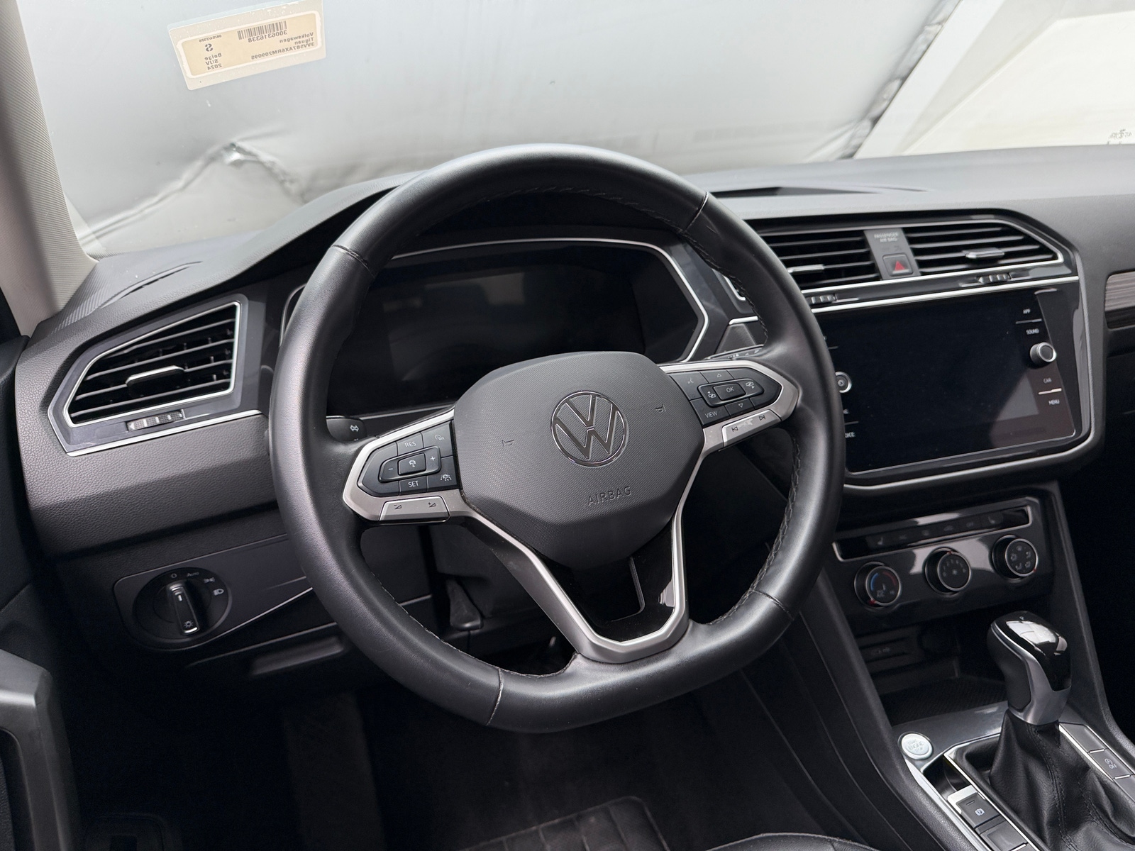 Thumbnail: 2024 Volkswagen Tiguan - 4