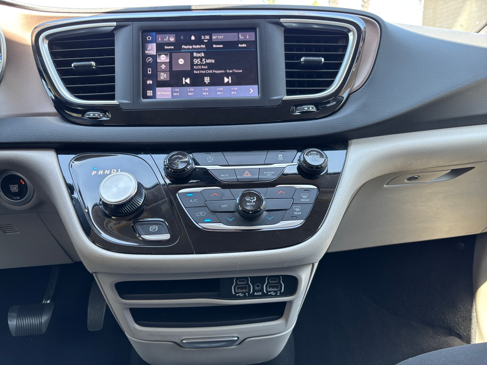 Thumbnail: 2024 Chrysler Voyager - 4