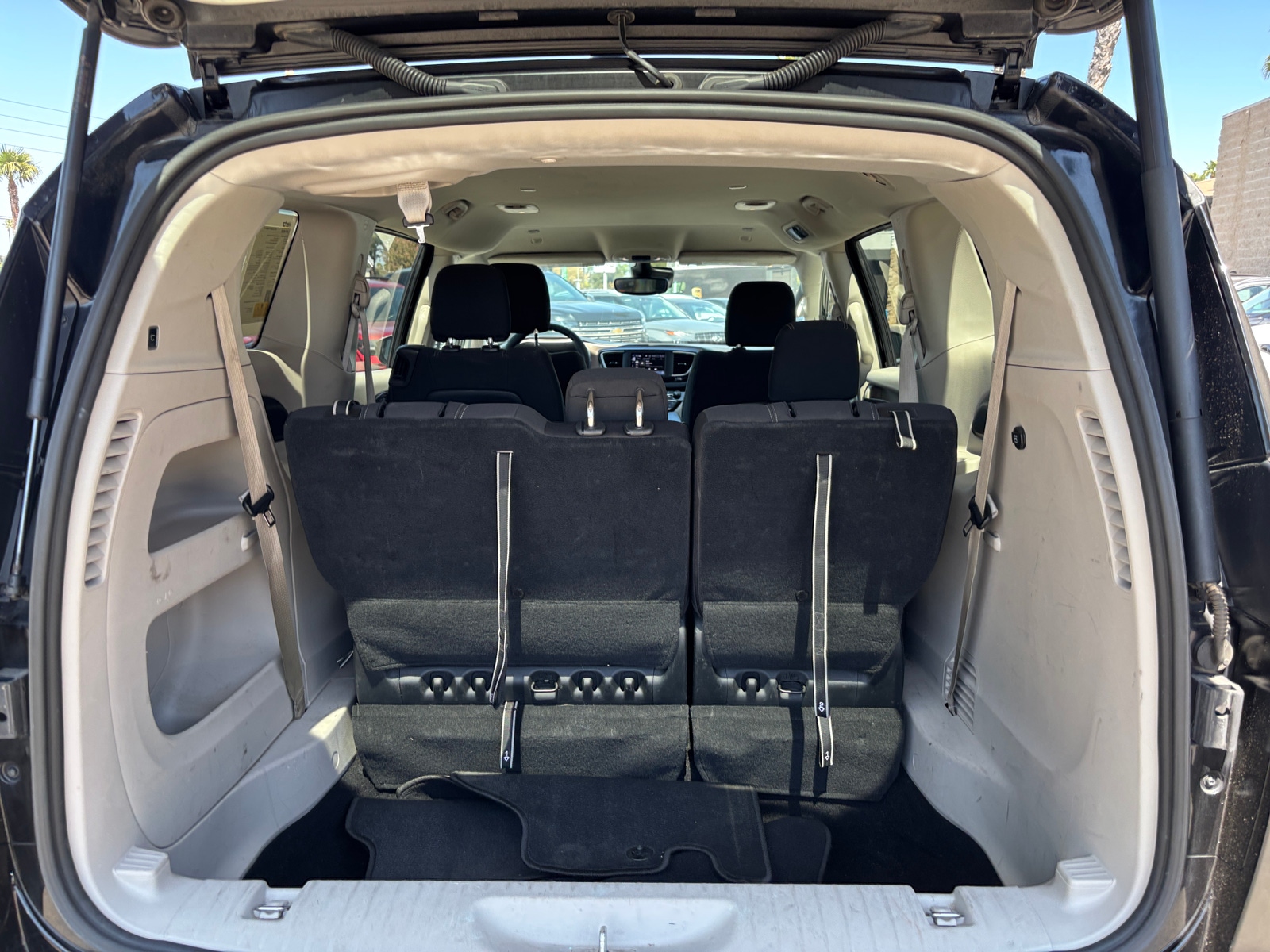 Thumbnail: 2024 Chrysler Voyager - 7