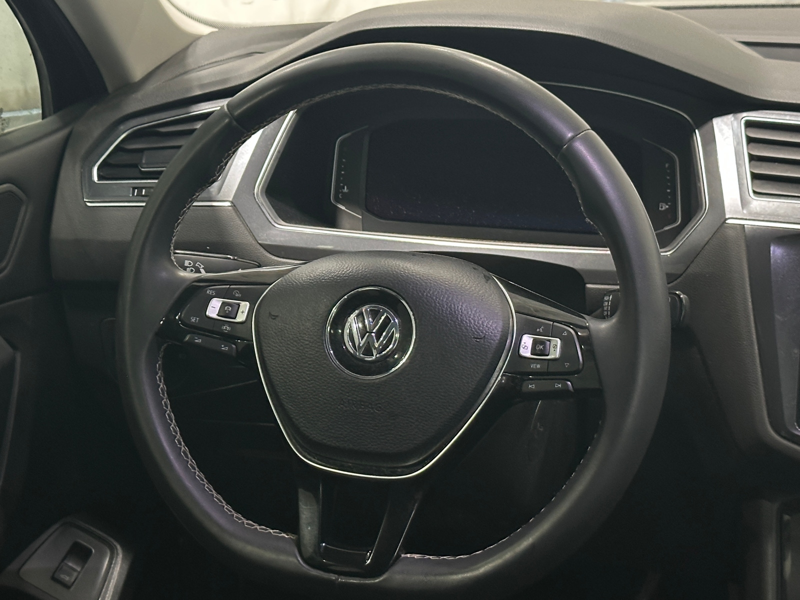 Thumbnail: 2021 Volkswagen Tiguan - 4