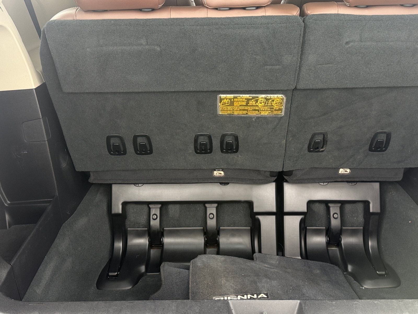 Thumbnail: 2020 Toyota Sienna - 6