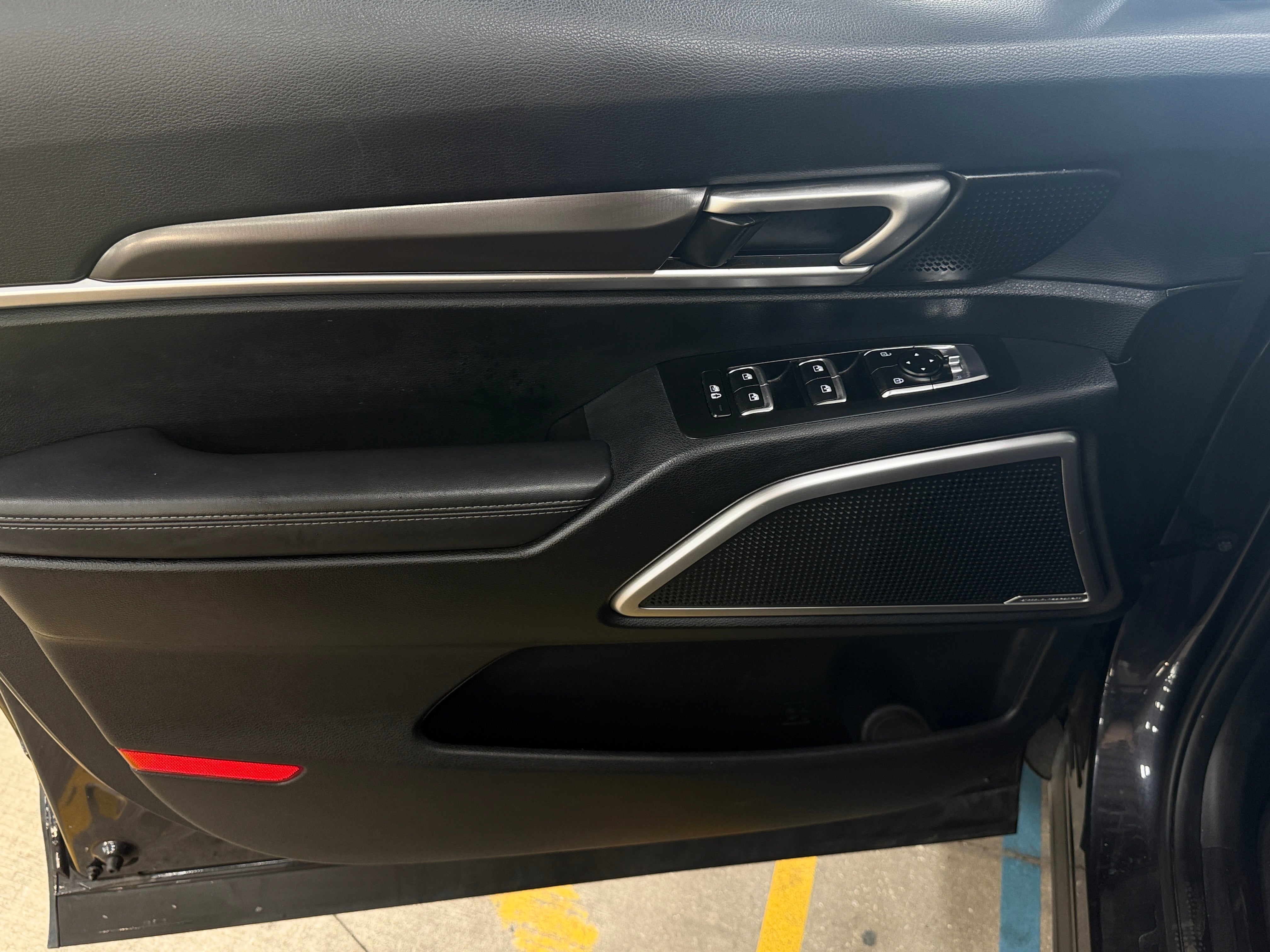 2025 Kia Telluride S - Photo 12