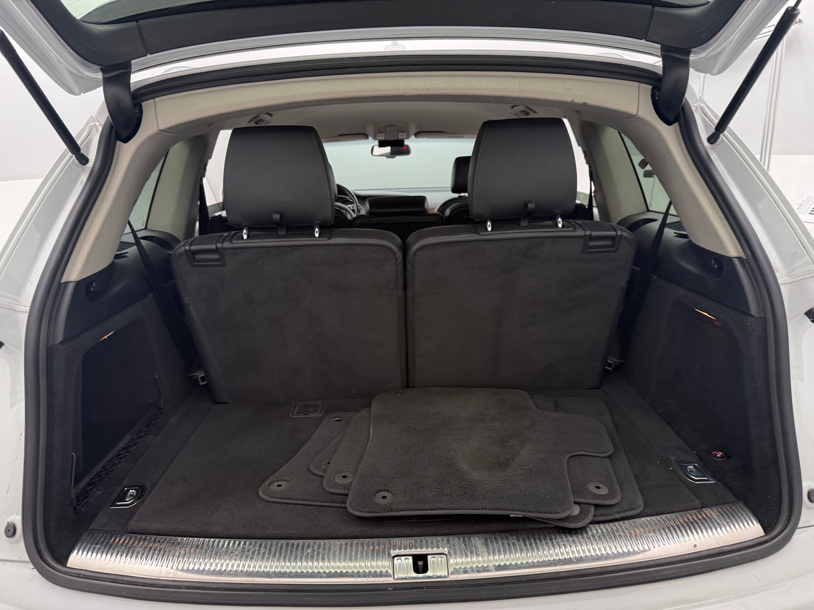 Thumbnail: 2015 Audi Q7 - 6