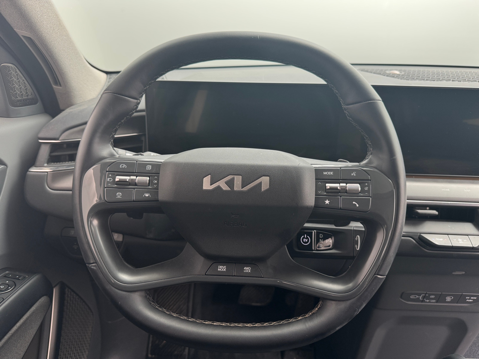 Thumbnail: 2024 Kia EV9 - 4