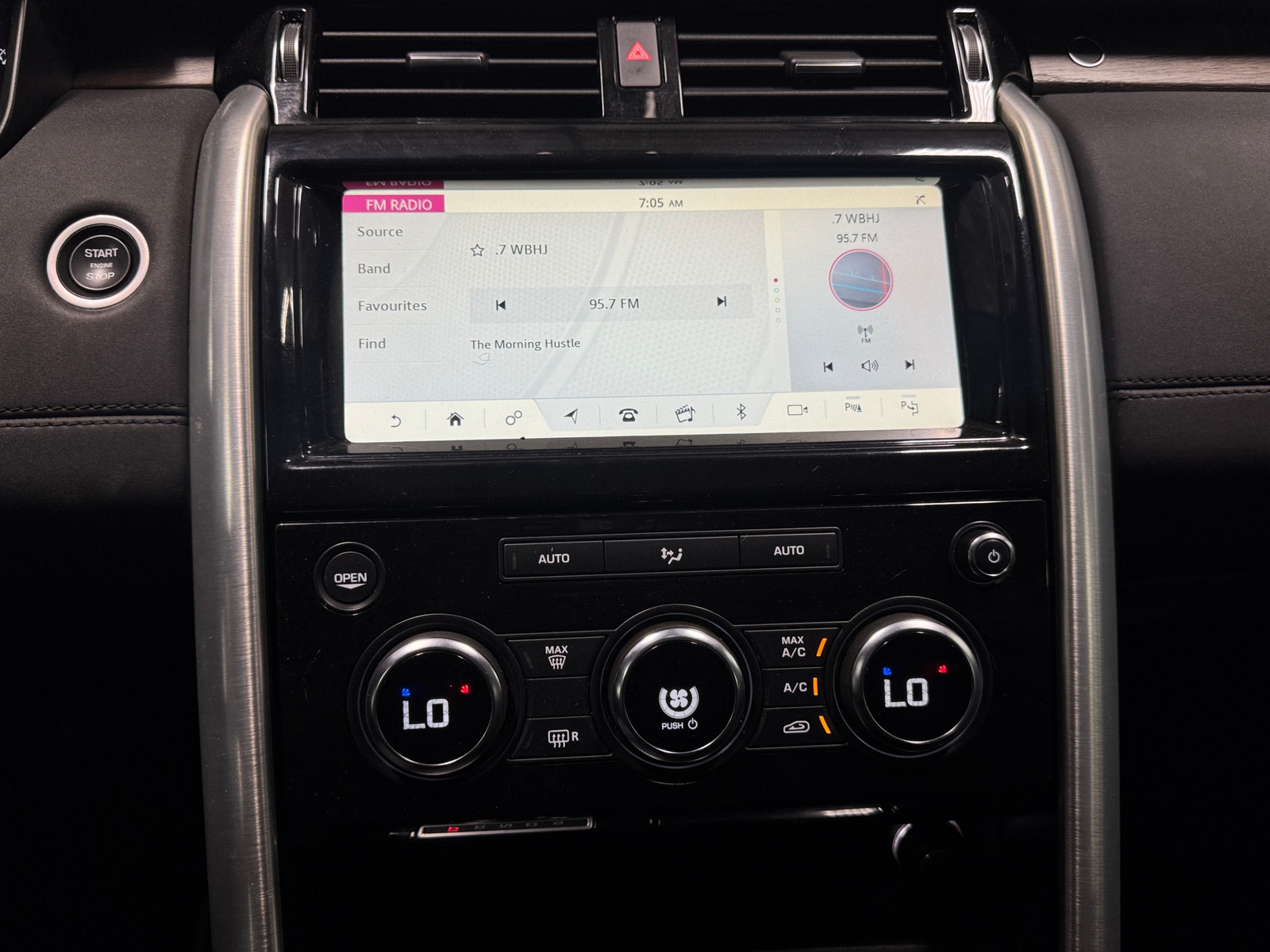 Thumbnail: 2019 Land Rover Discovery - 3
