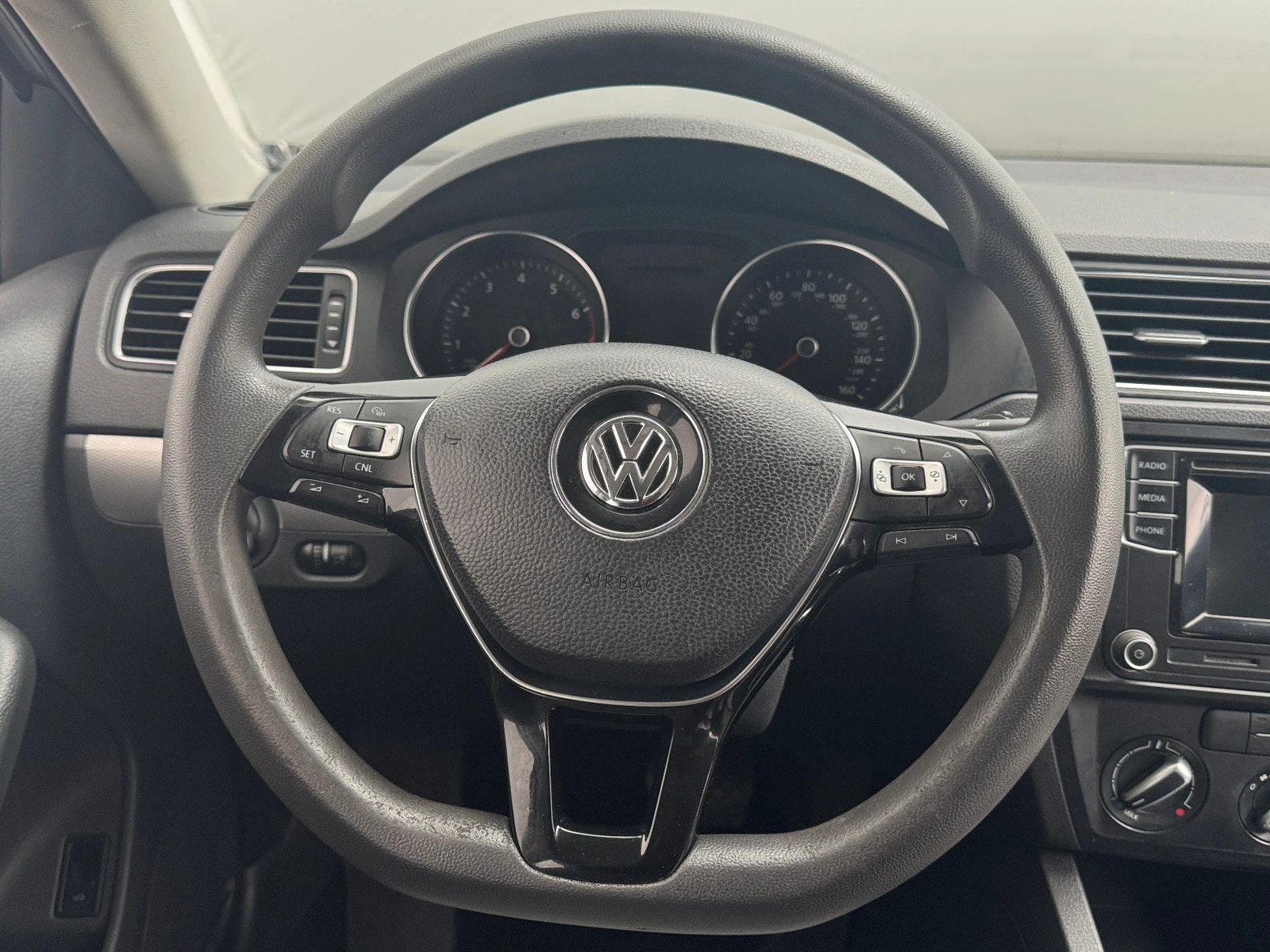 Thumbnail: 2017 Volkswagen Jetta - 5