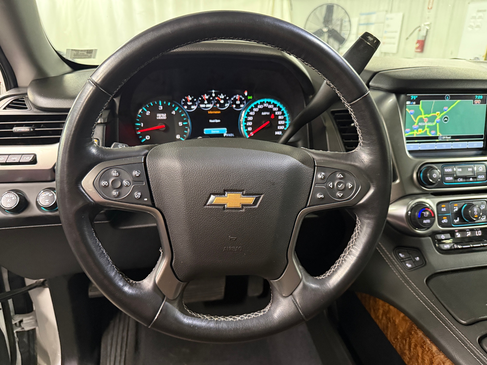 Thumbnail: 2019 Chevrolet Suburban - 4