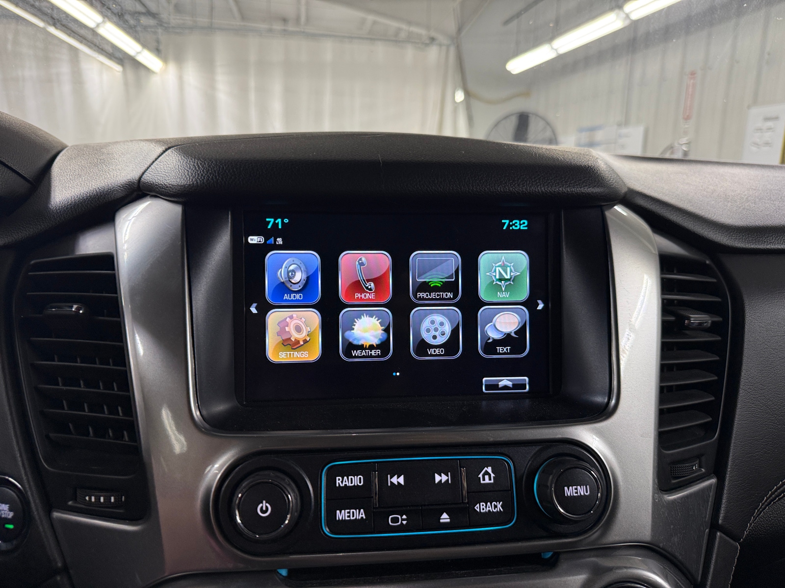 Thumbnail: 2019 Chevrolet Suburban - 3