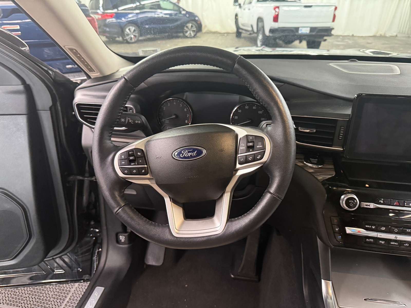 Thumbnail: 2023 Ford Explorer - 4