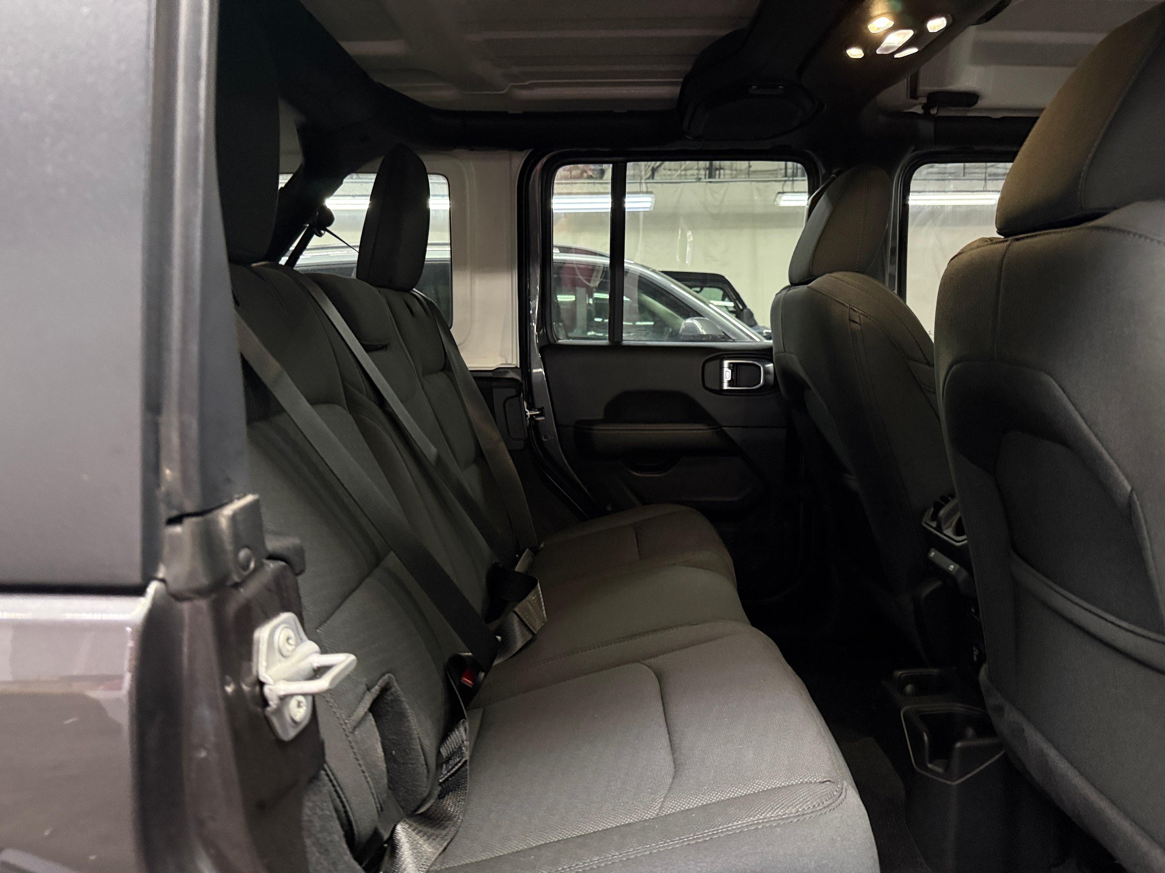 2023 Jeep Wrangler 4-Door Sahara - Photo 5