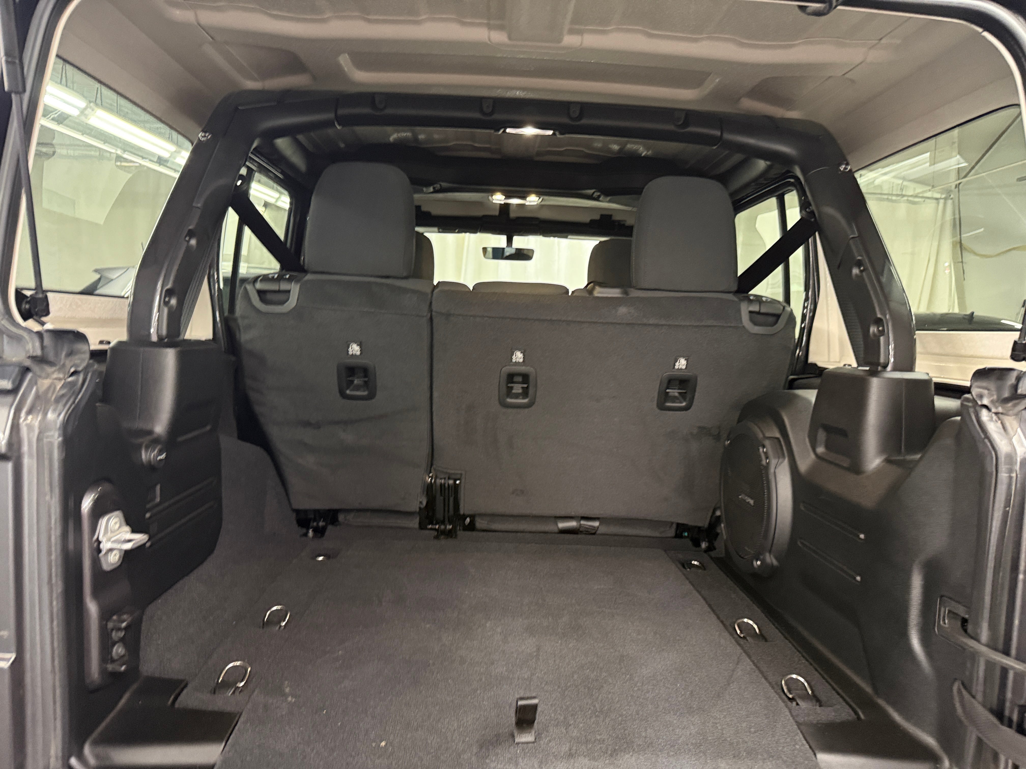 2023 Jeep Wrangler 4-Door Sahara - Photo 10