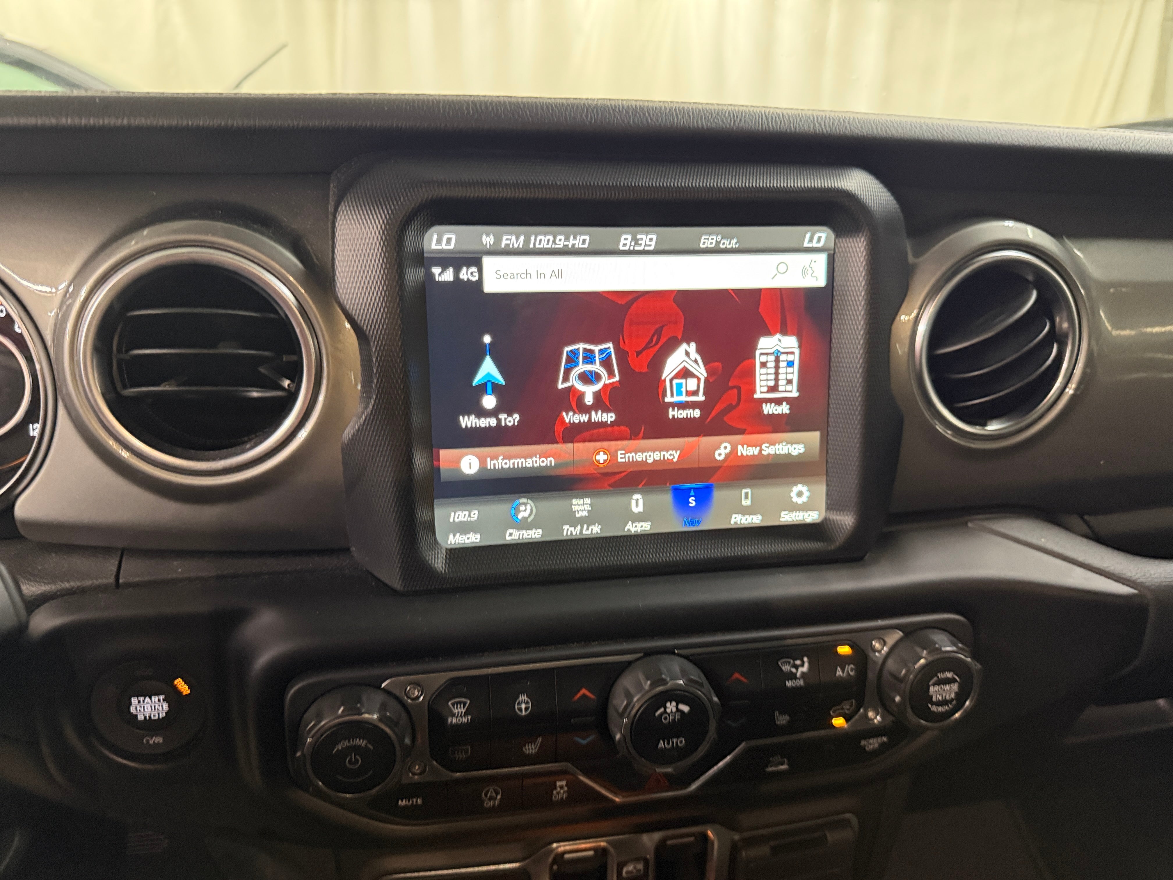 2023 Jeep Wrangler 4-Door Sahara - Photo 11