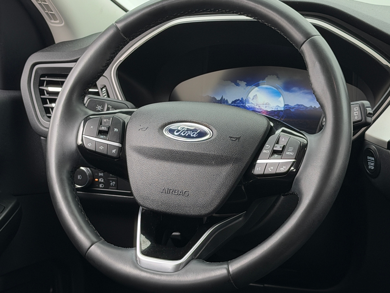 Thumbnail: 2022 Ford Escape - 4