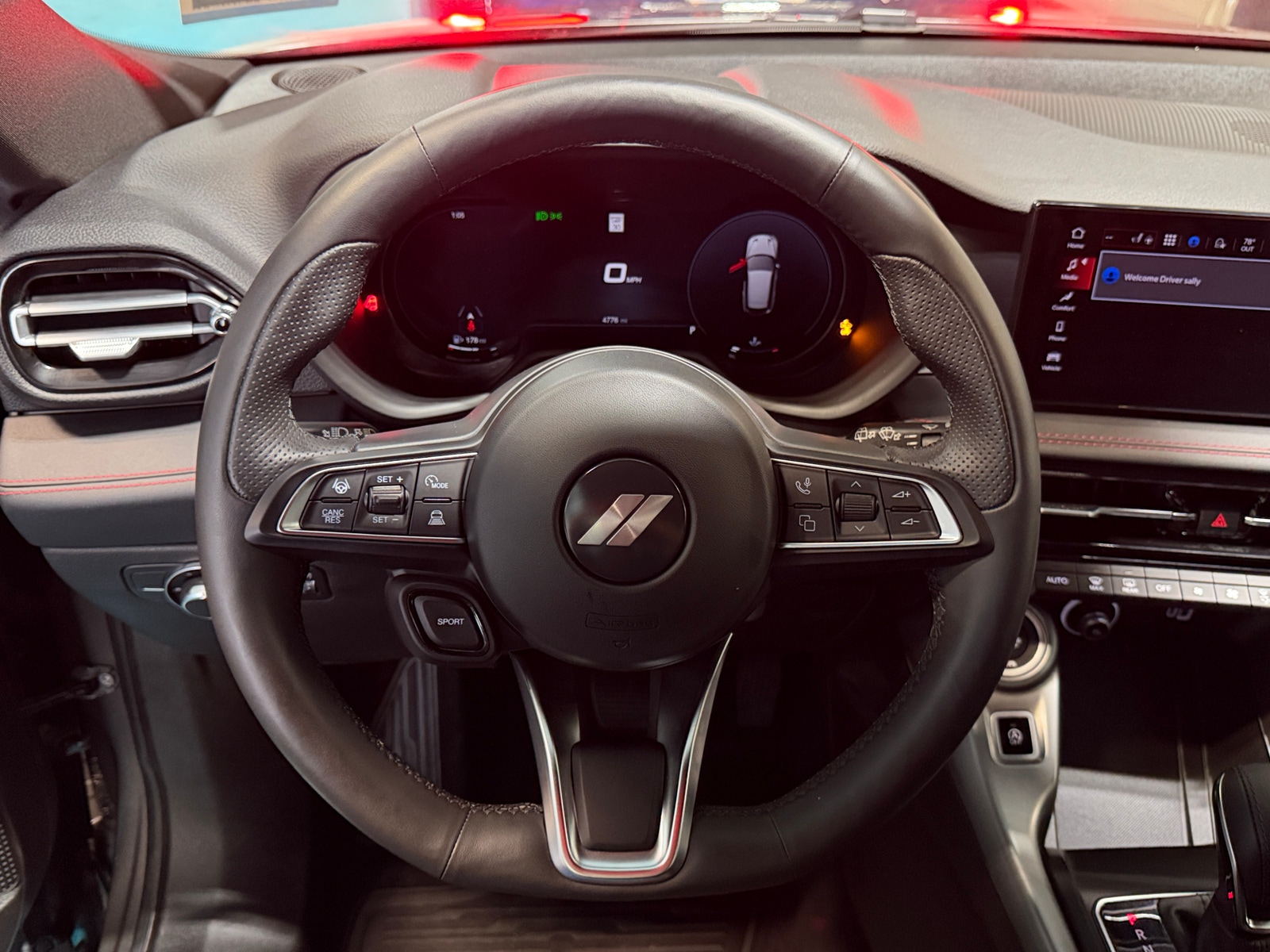 Thumbnail: 2024 Dodge Hornet - 4