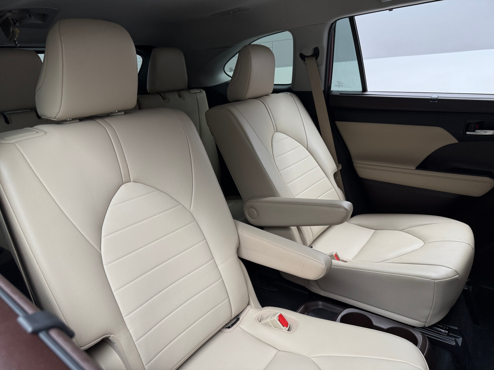 Thumbnail: 2021 Toyota Highlander - 5