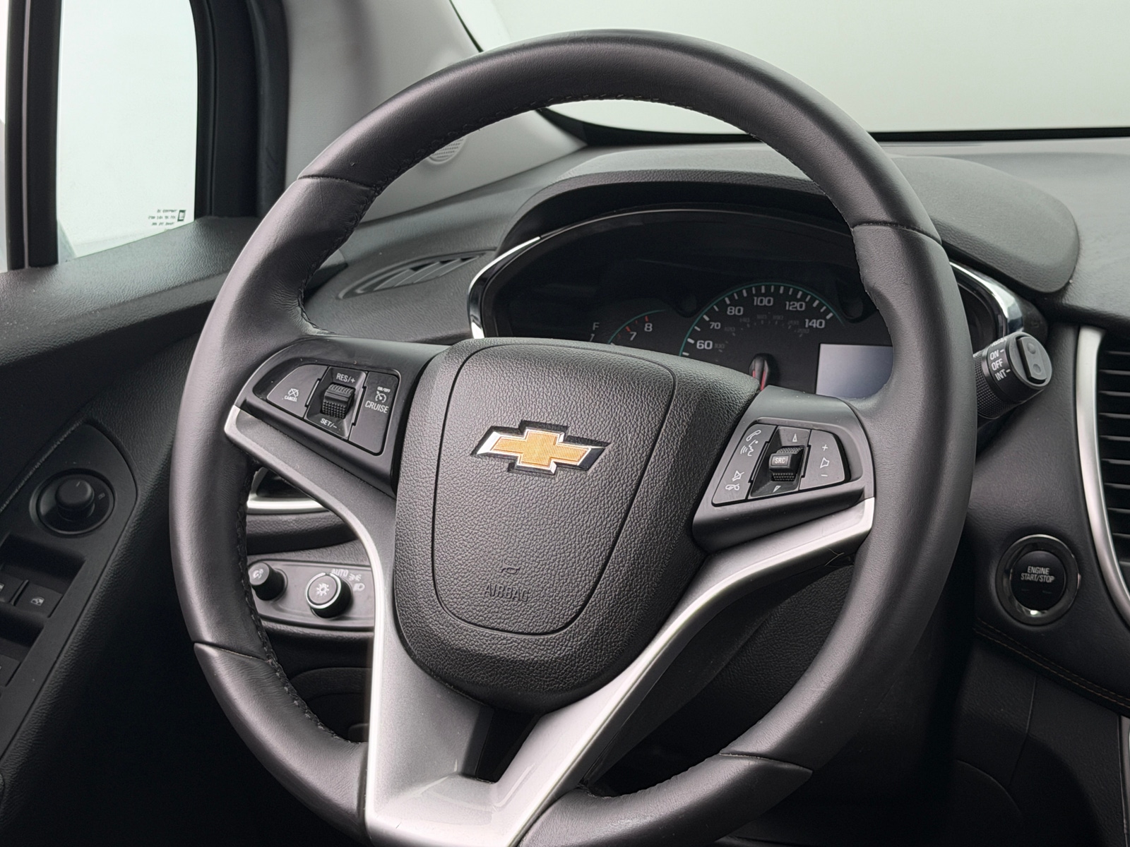 Thumbnail: 2018 Chevrolet Trax - 4
