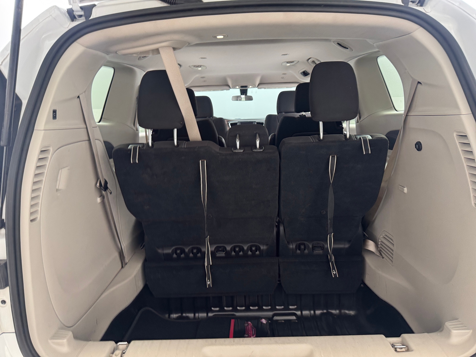Thumbnail: 2022 Chrysler Voyager - 7