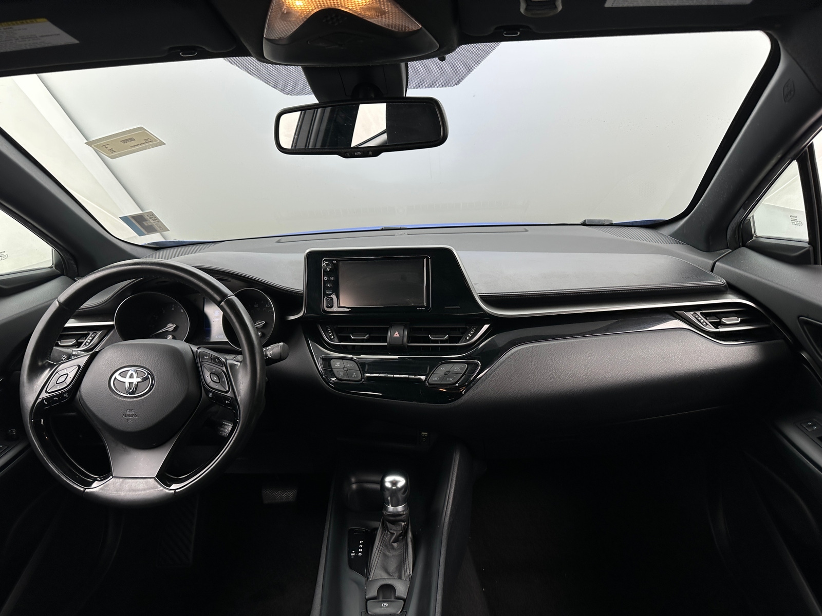 Thumbnail: 2018 Toyota C-HR - 3