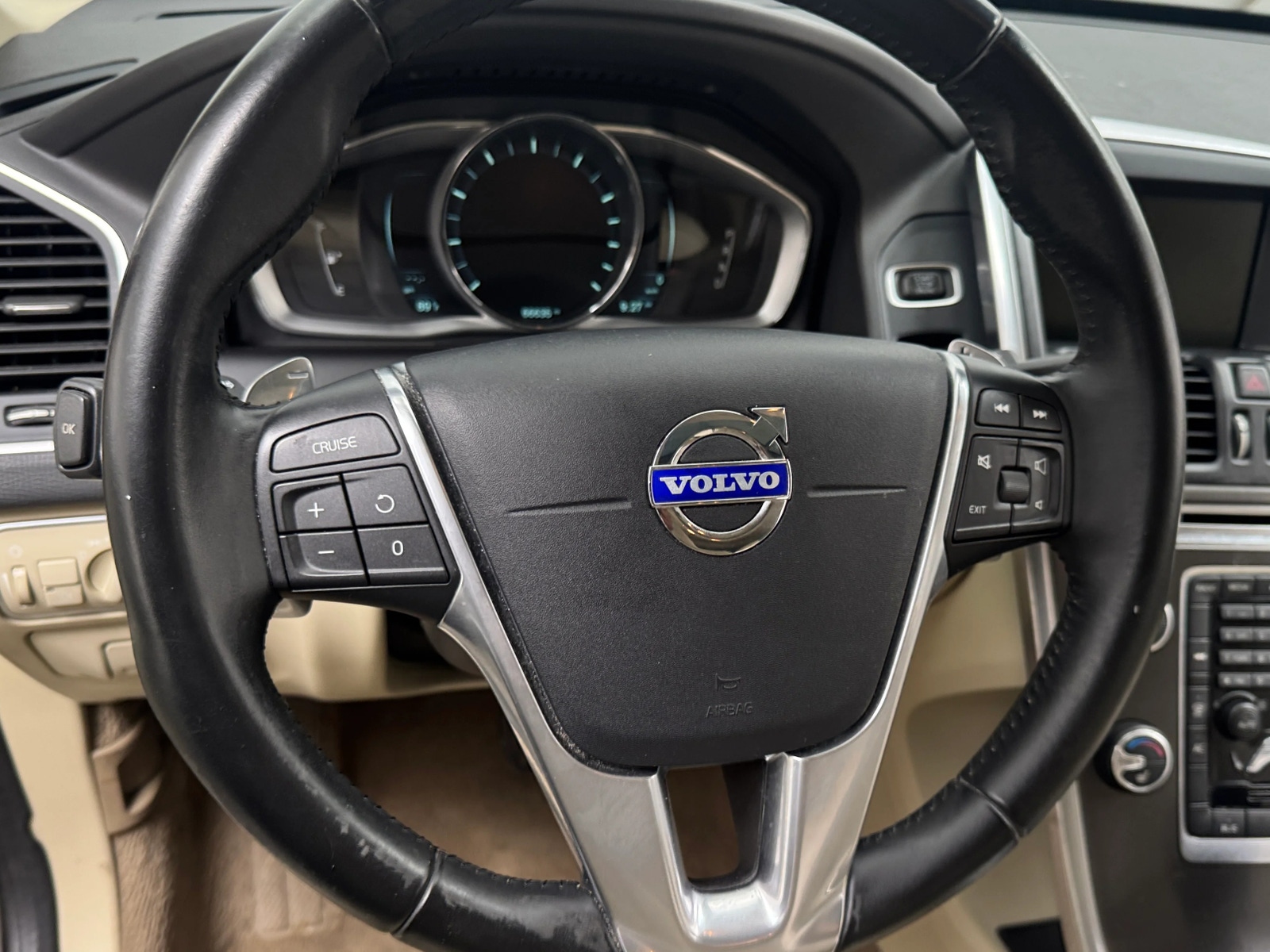Thumbnail: 2015 Volvo XC60 - 4