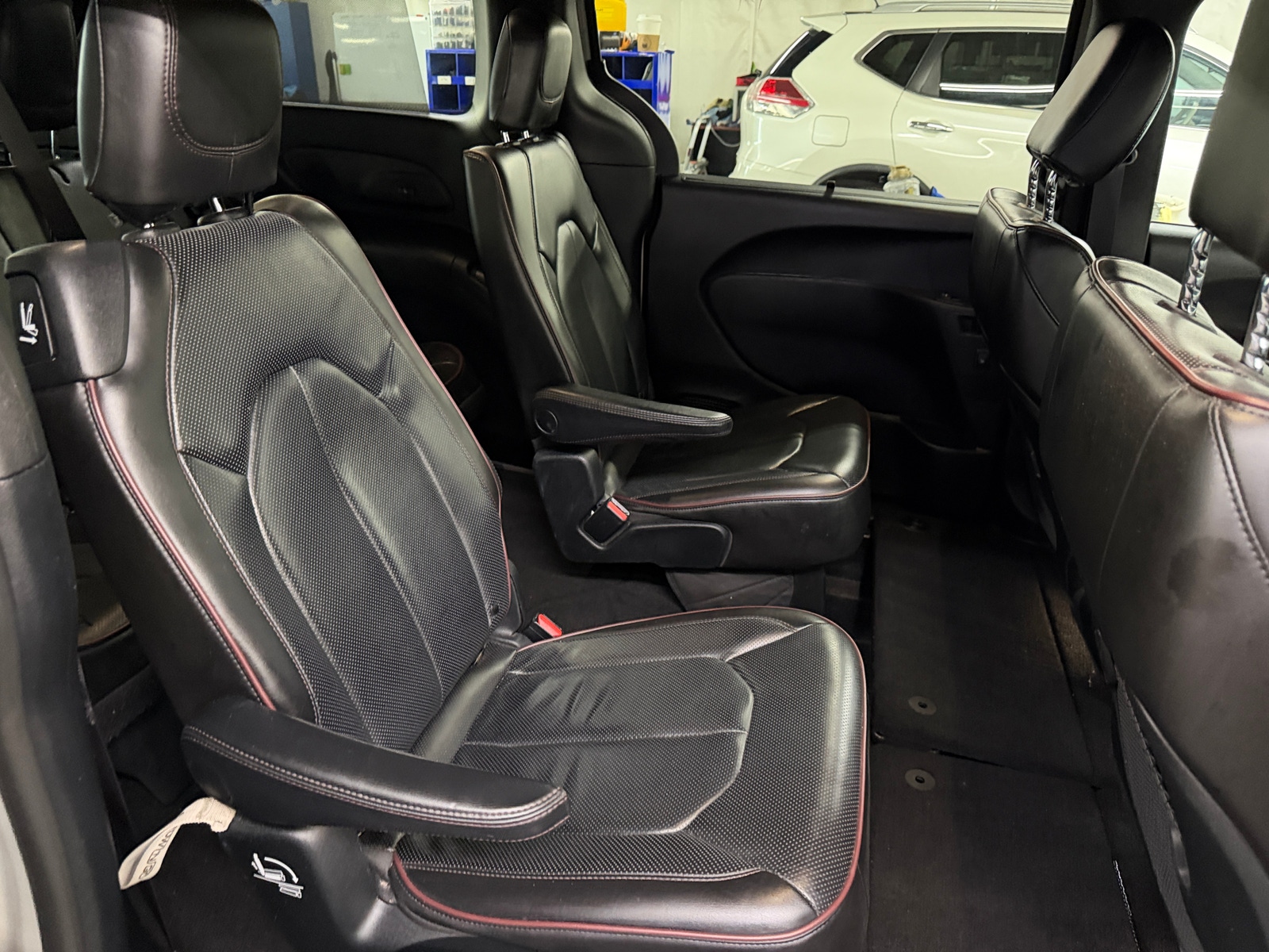 Thumbnail: 2020 Chrysler Pacifica - 5