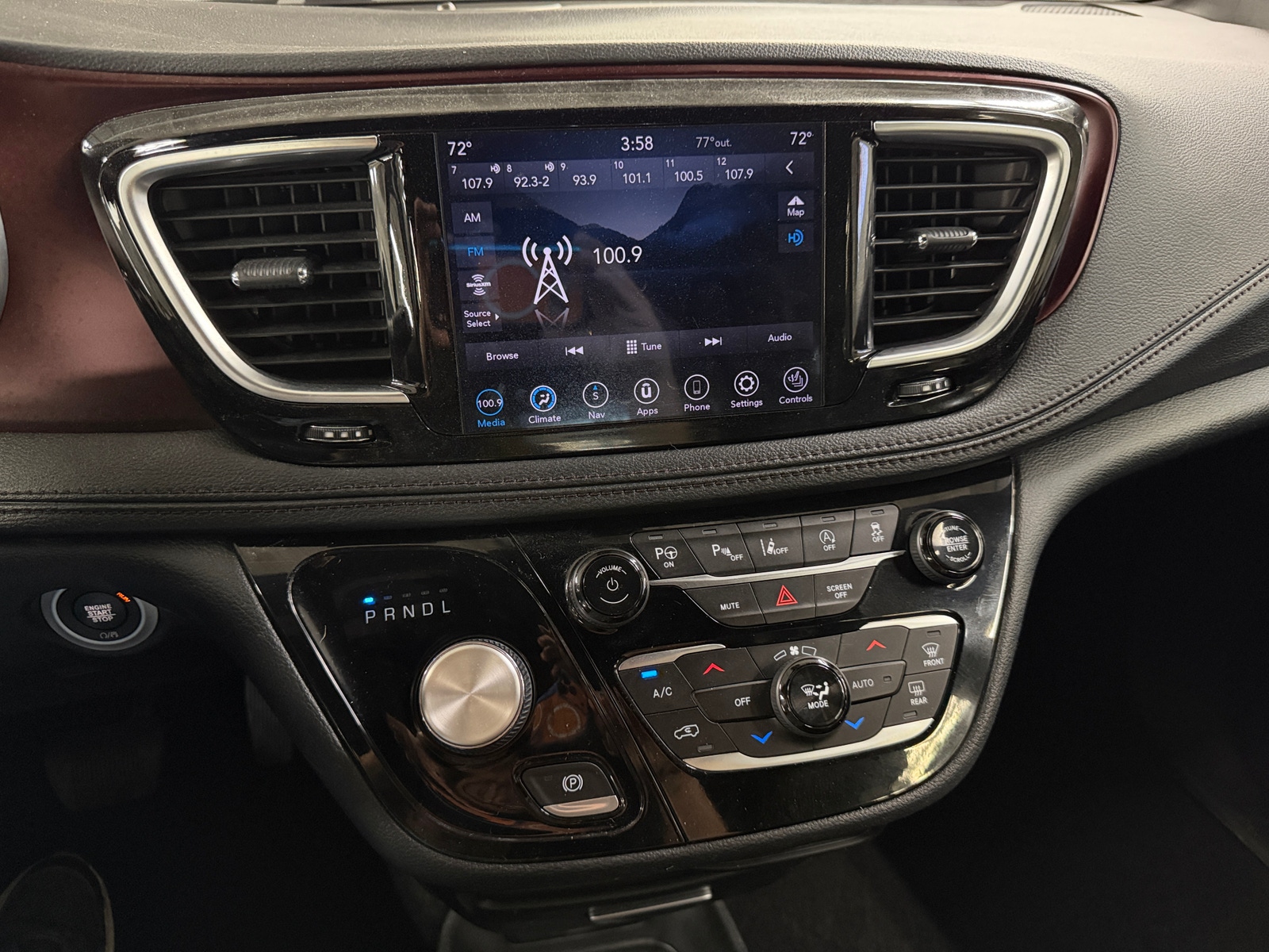 Thumbnail: 2020 Chrysler Pacifica - 3