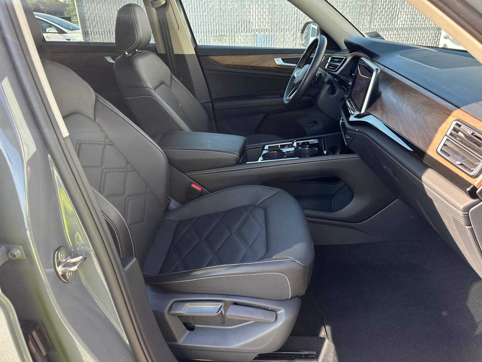 Thumbnail: 2026 Volkswagen Atlas - 2