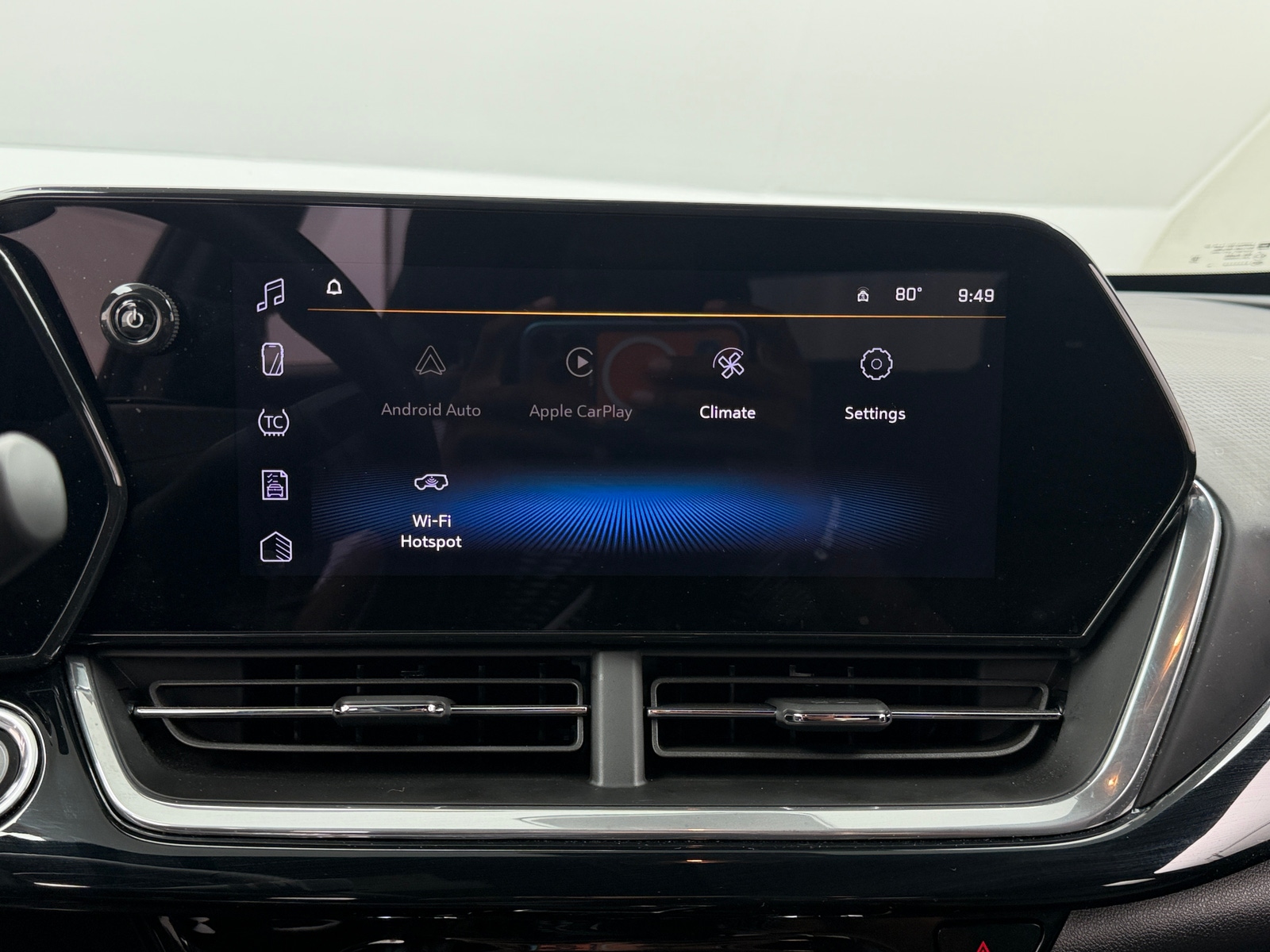 Thumbnail: 2025 Chevrolet Trax - 3