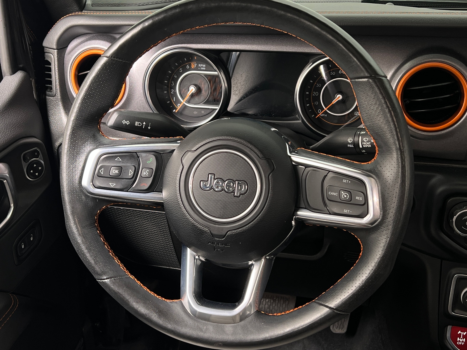 Thumbnail: 2023 Jeep Gladiator - 4