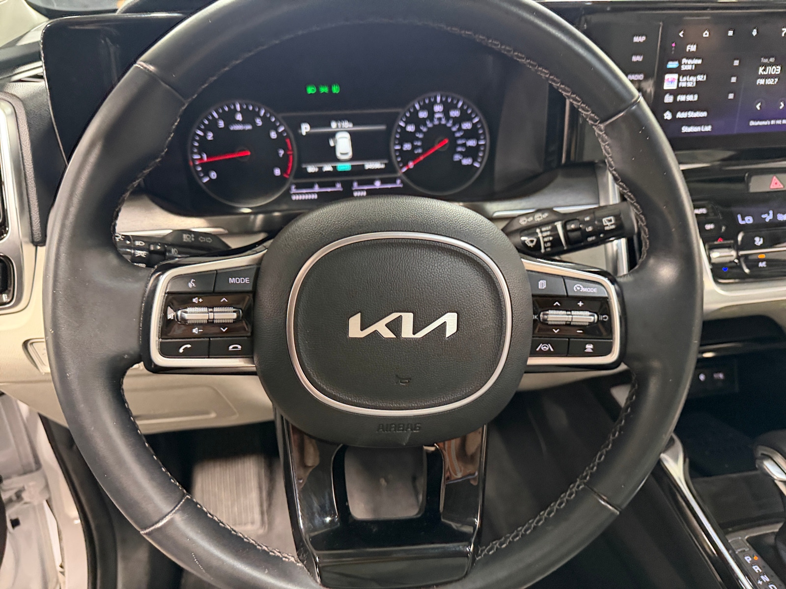 Thumbnail: 2022 Kia Sorento - 4