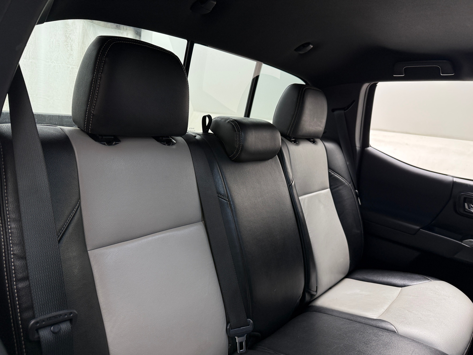 Thumbnail: 2018 Toyota Tacoma - 6