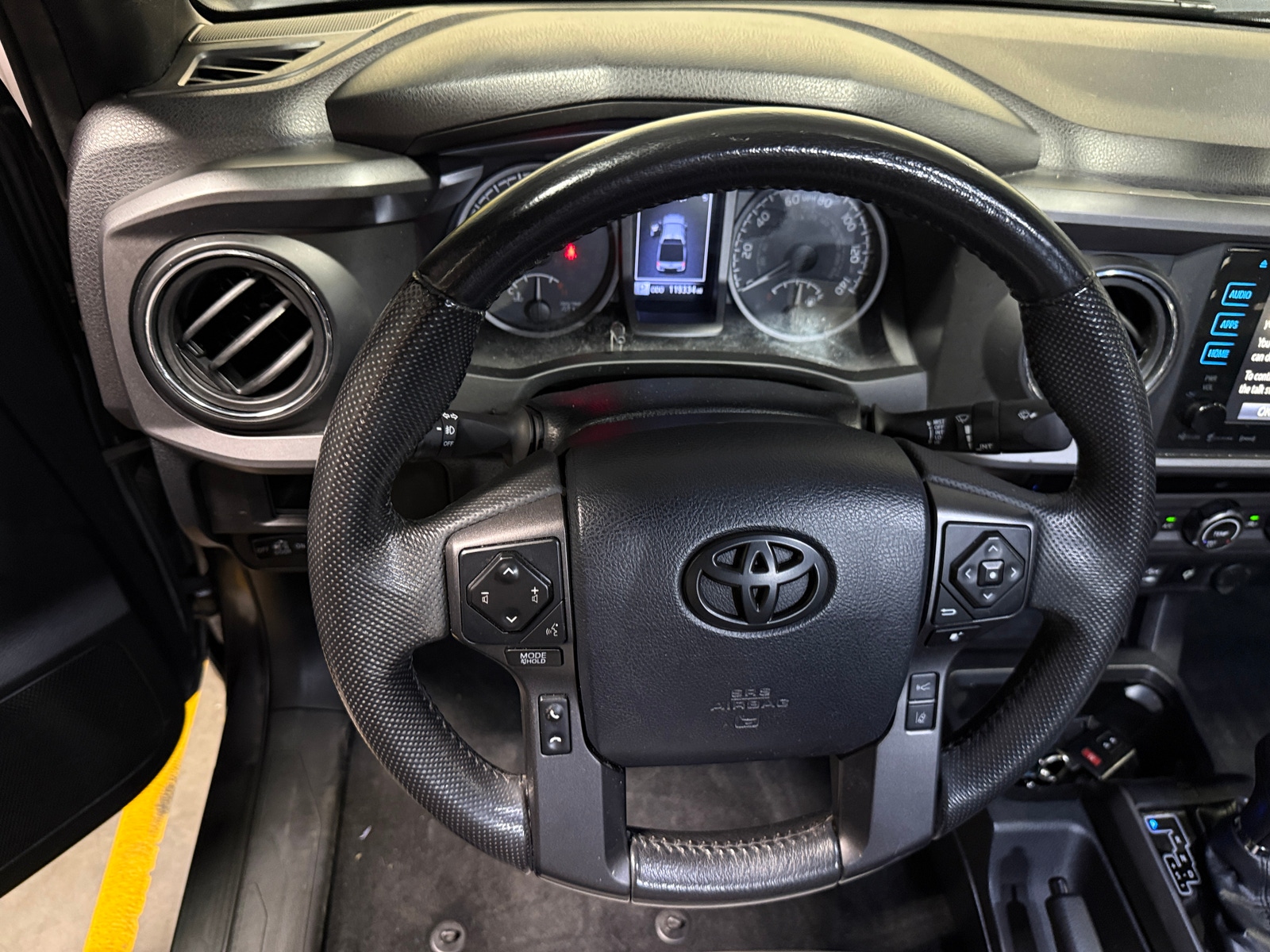 Thumbnail: 2018 Toyota Tacoma - 5