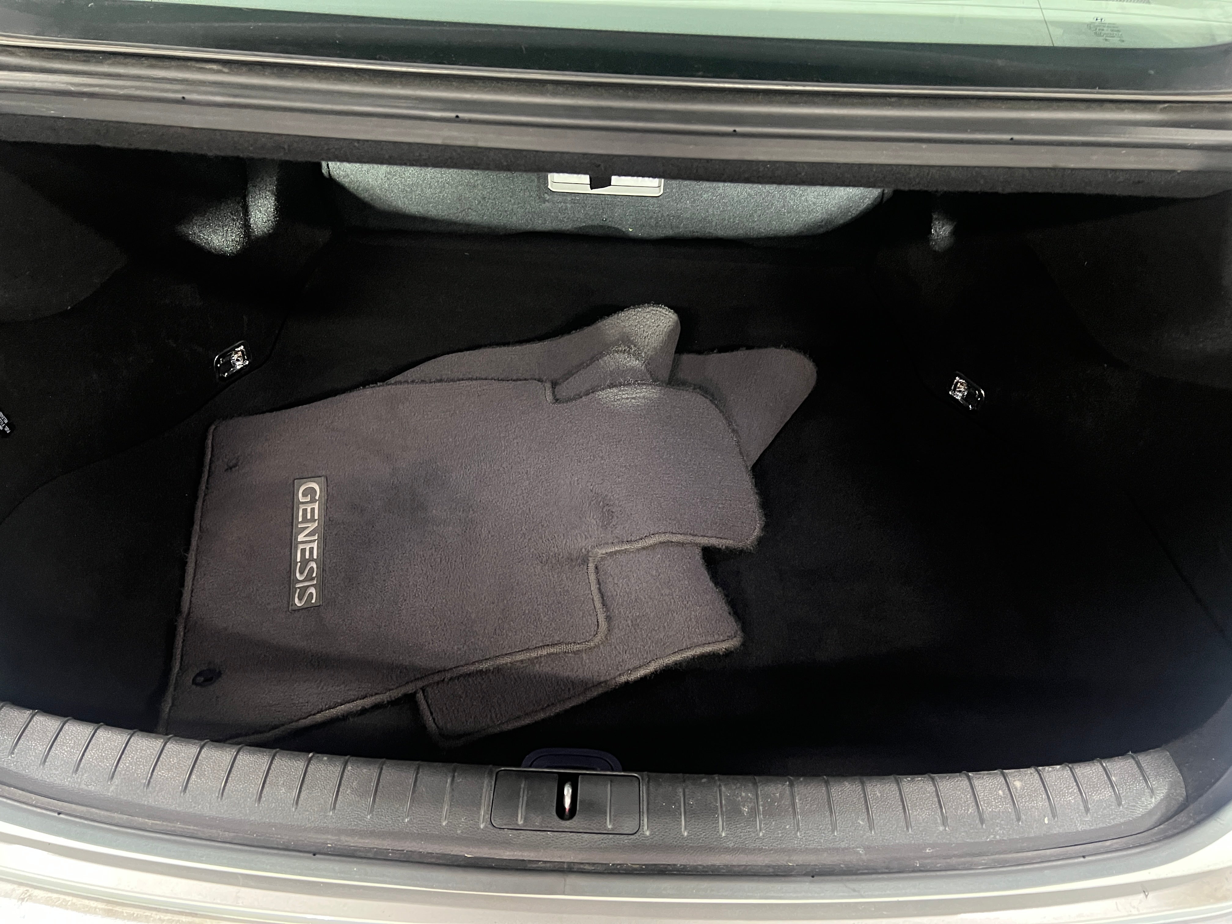 2015 Hyundai Genesis Base