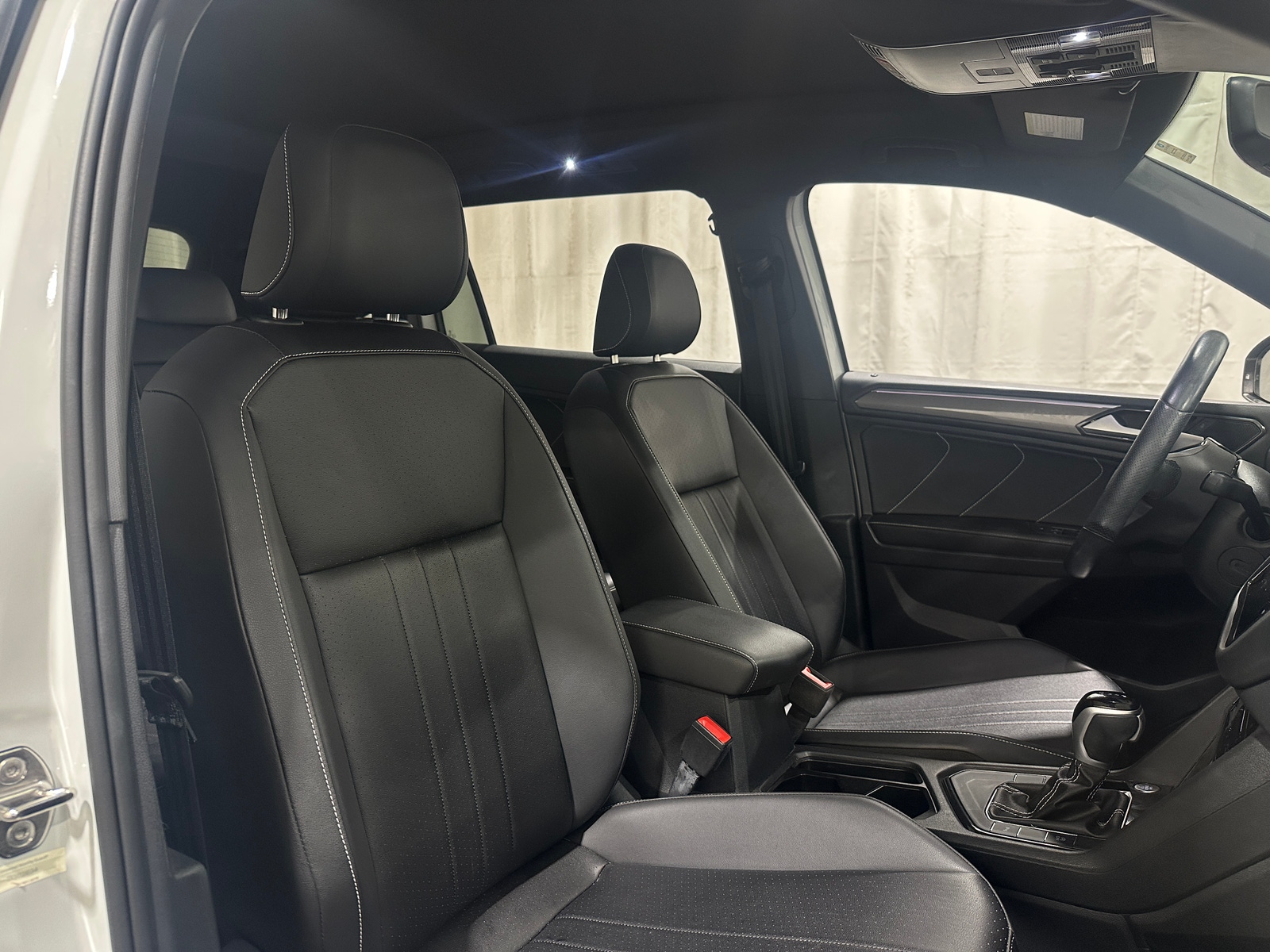 Thumbnail: 2023 Volkswagen Tiguan - 2