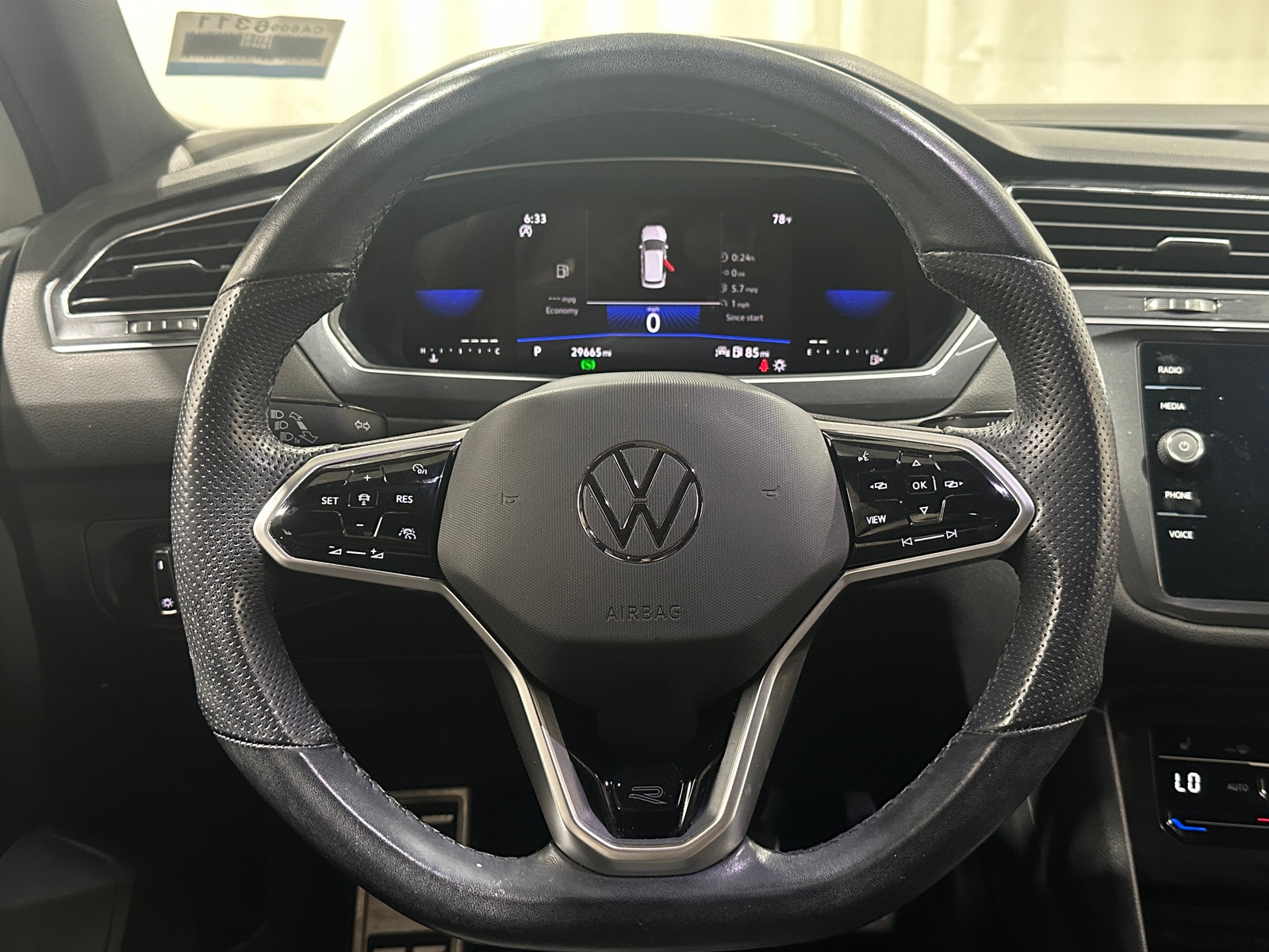 Thumbnail: 2023 Volkswagen Tiguan - 5