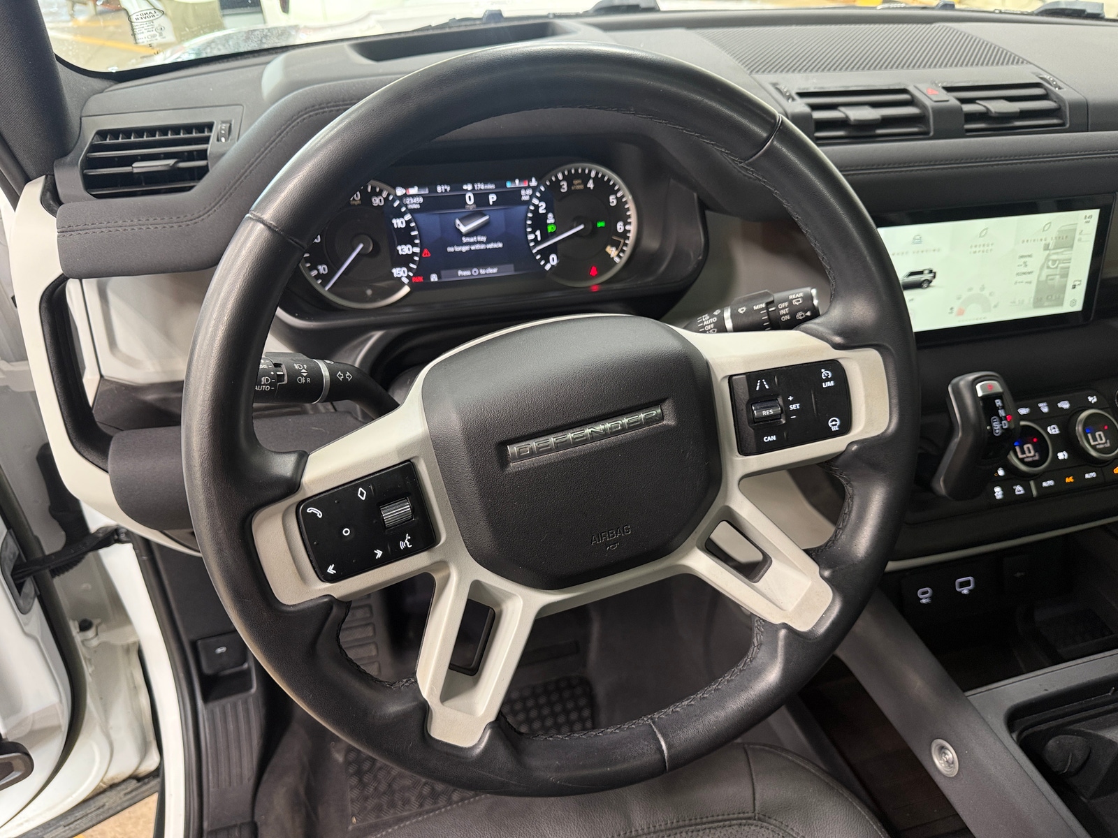 Thumbnail: 2023 Land Rover Defender - 4