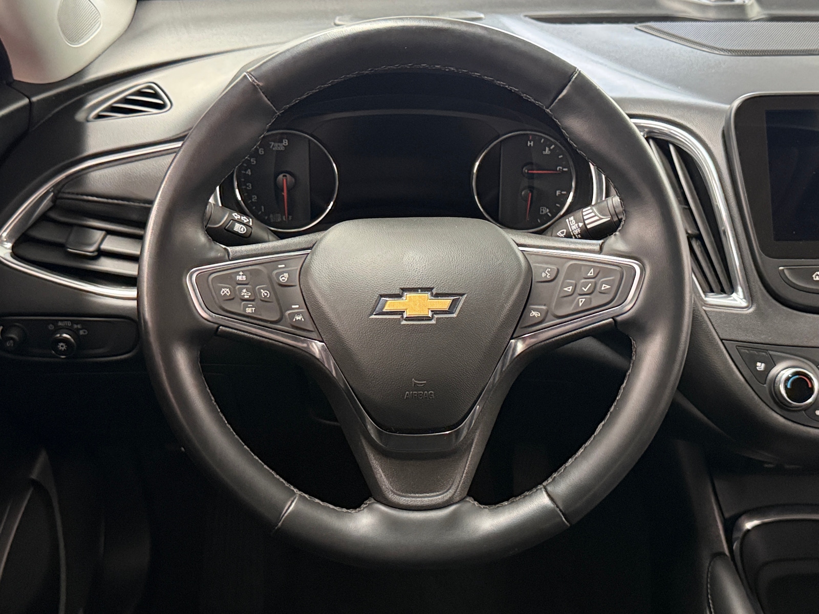 Thumbnail: 2024 Chevrolet Malibu - 4