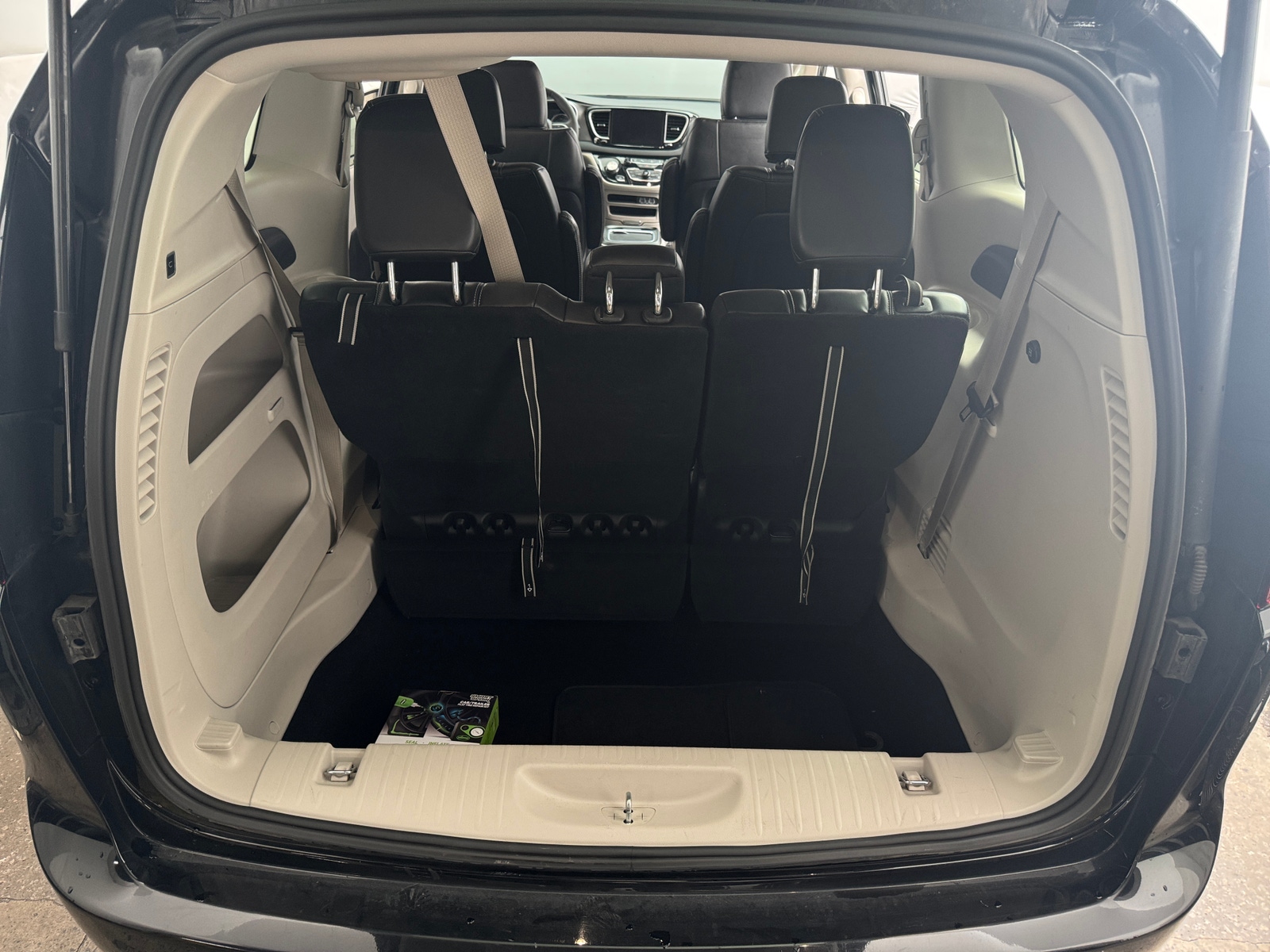 Thumbnail: 2024 Chrysler Pacifica - 6