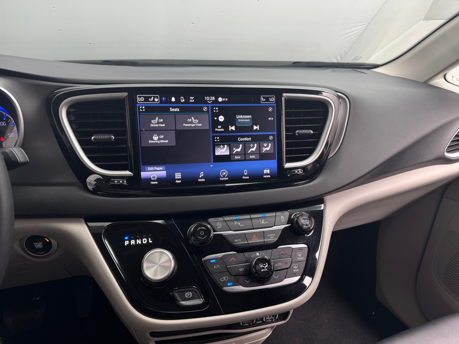 Thumbnail: 2024 Chrysler Pacifica - 3